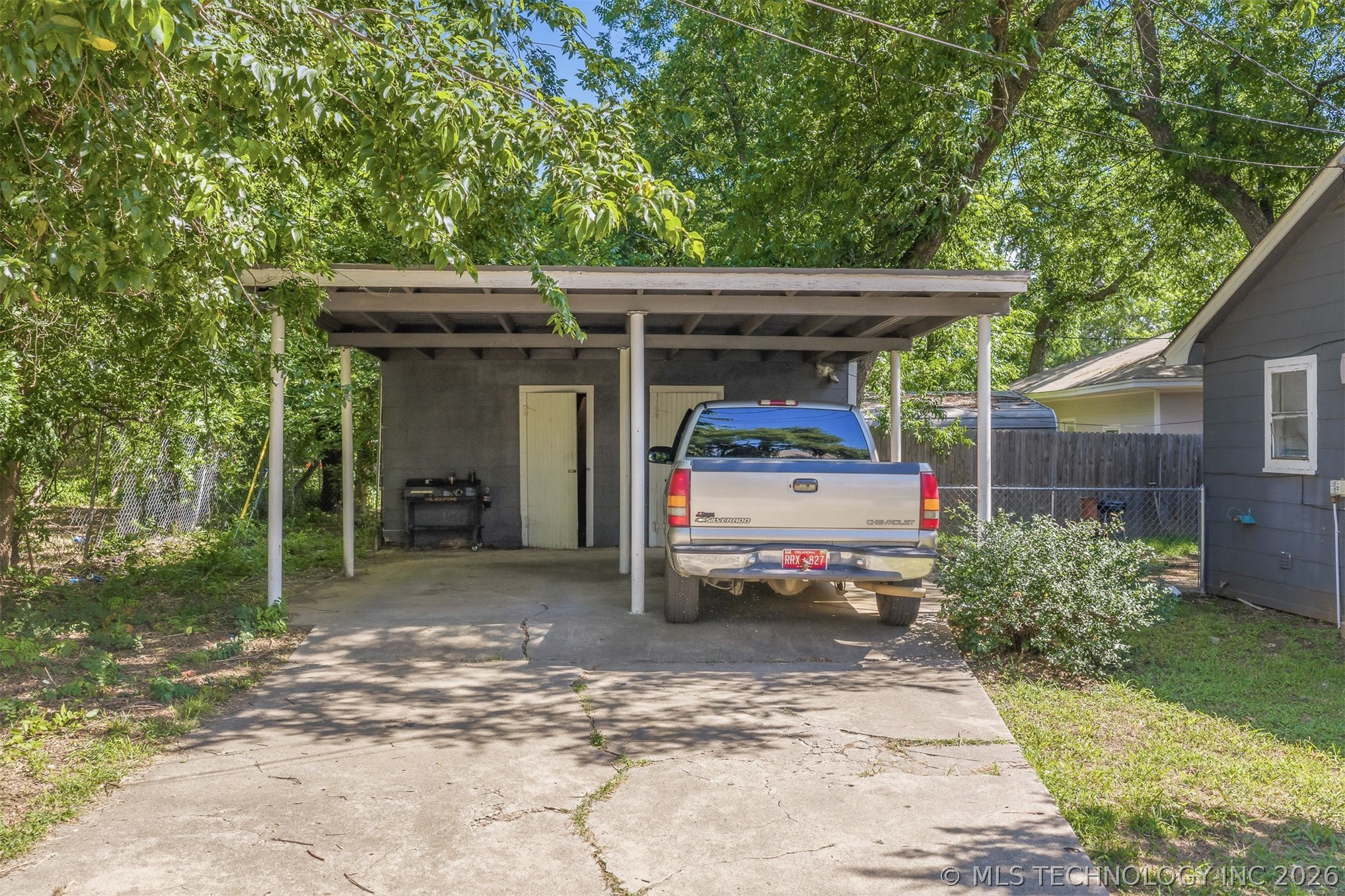 303 10th Nw Property Photo 5