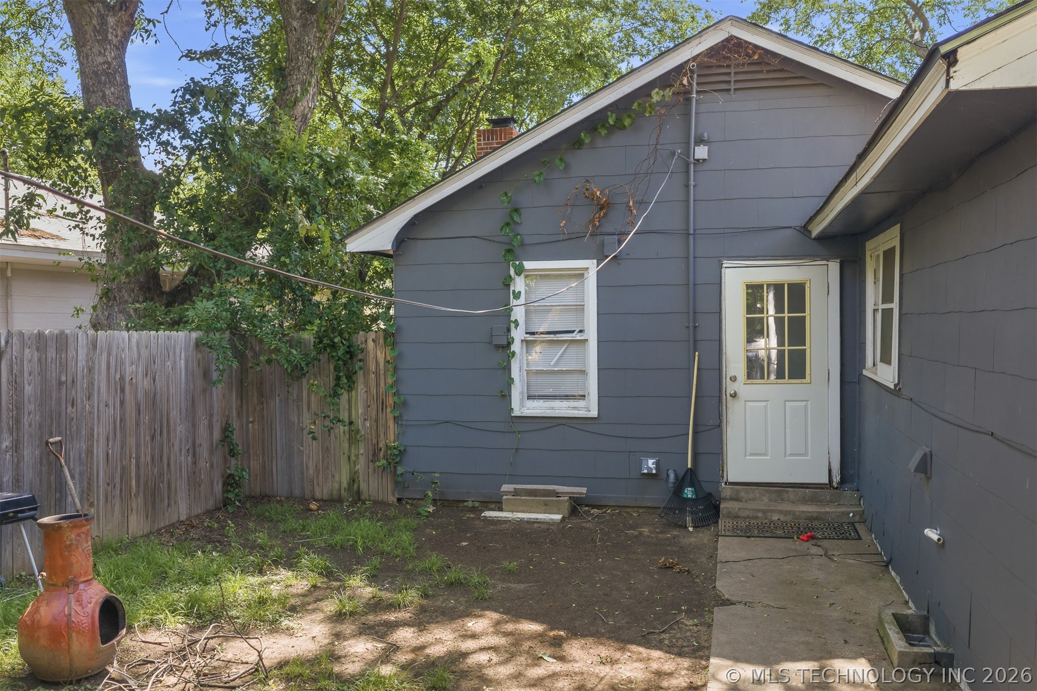 303 10th Nw Property Photo 7
