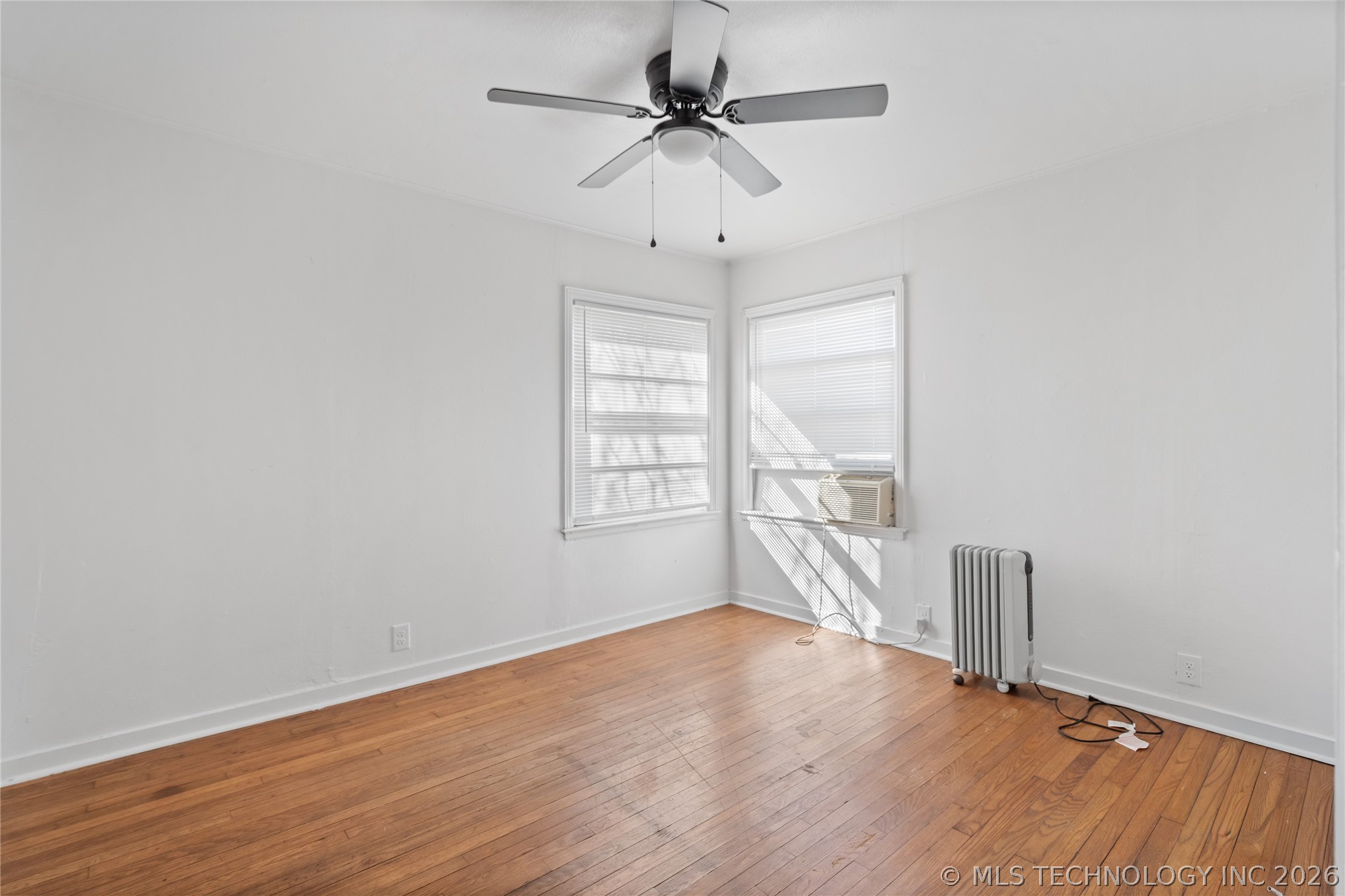 303 10th Nw Property Photo 19