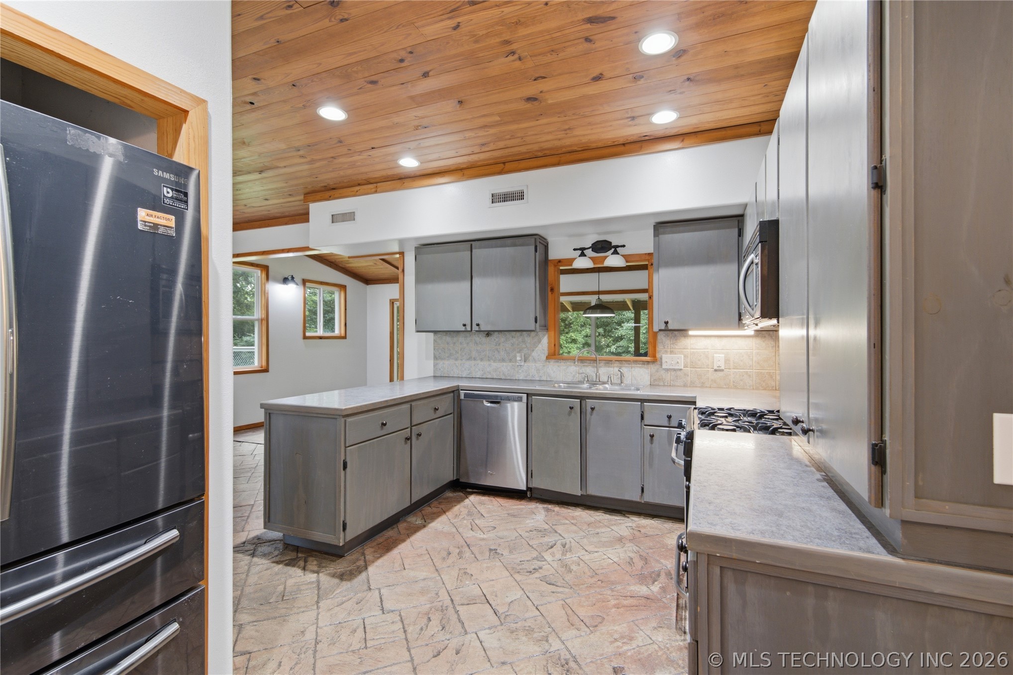 12258 N 431 Road Property Photo 6