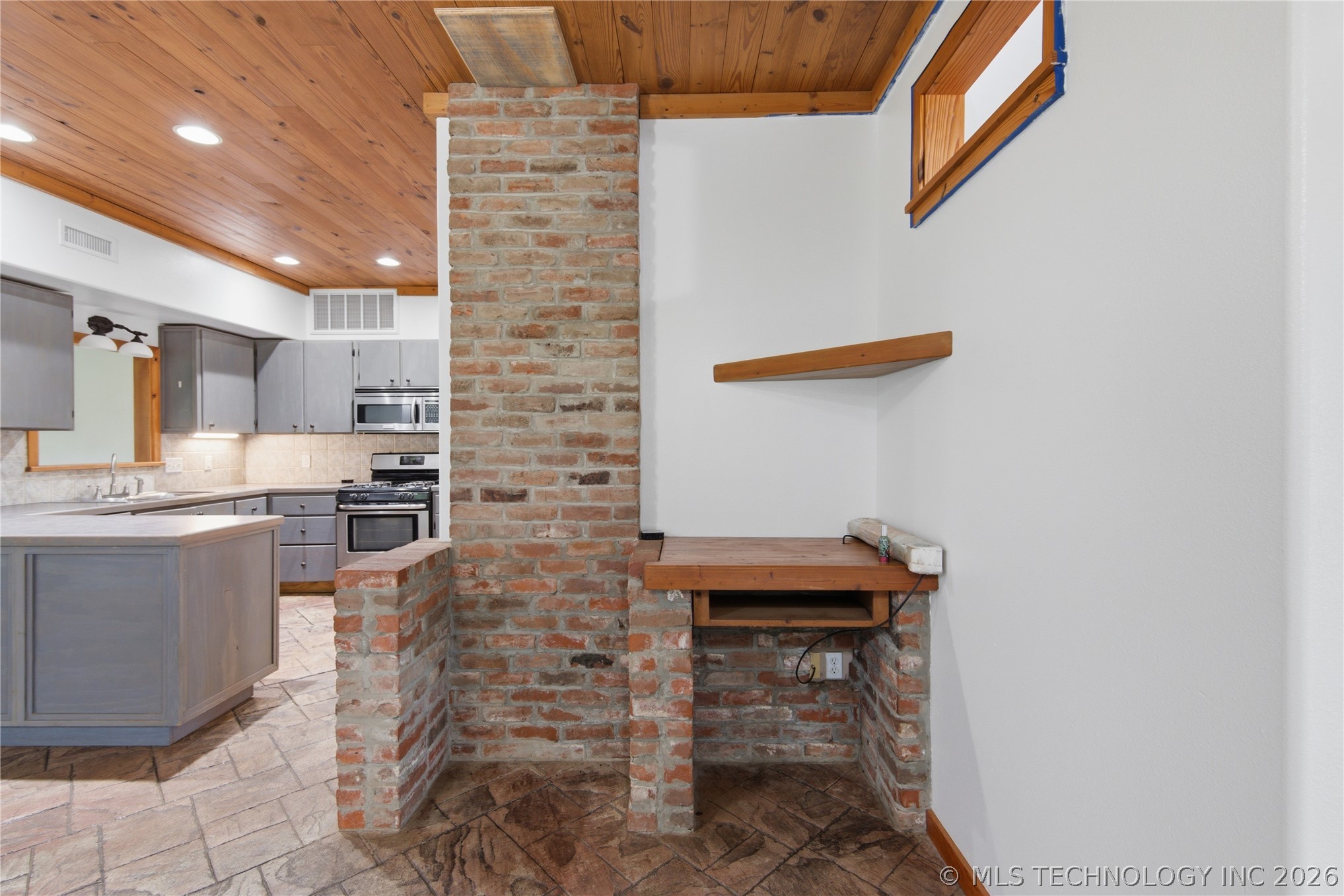 12258 N 431 Road Property Photo 9