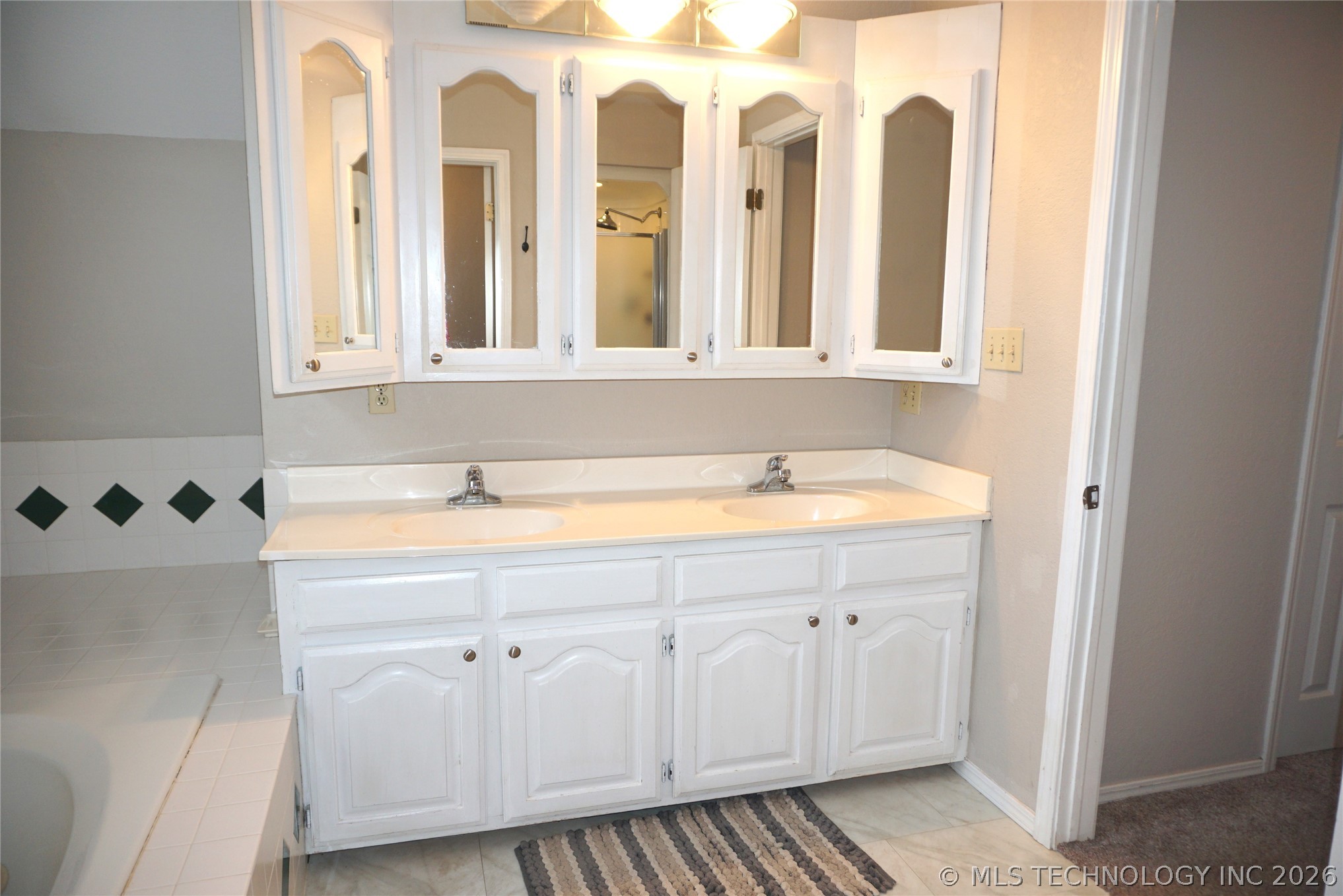 906 N 14 Street Property Photo 53