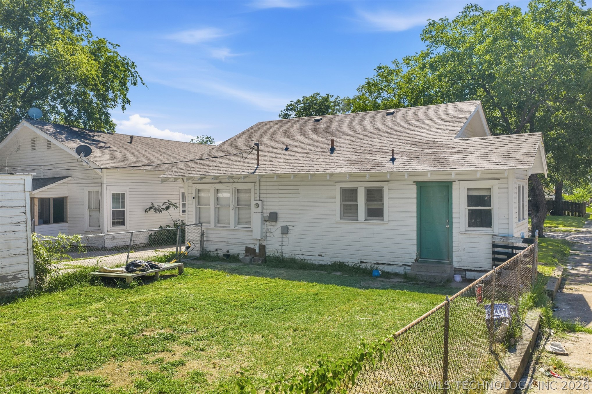 420 B Nw Property Photo 3