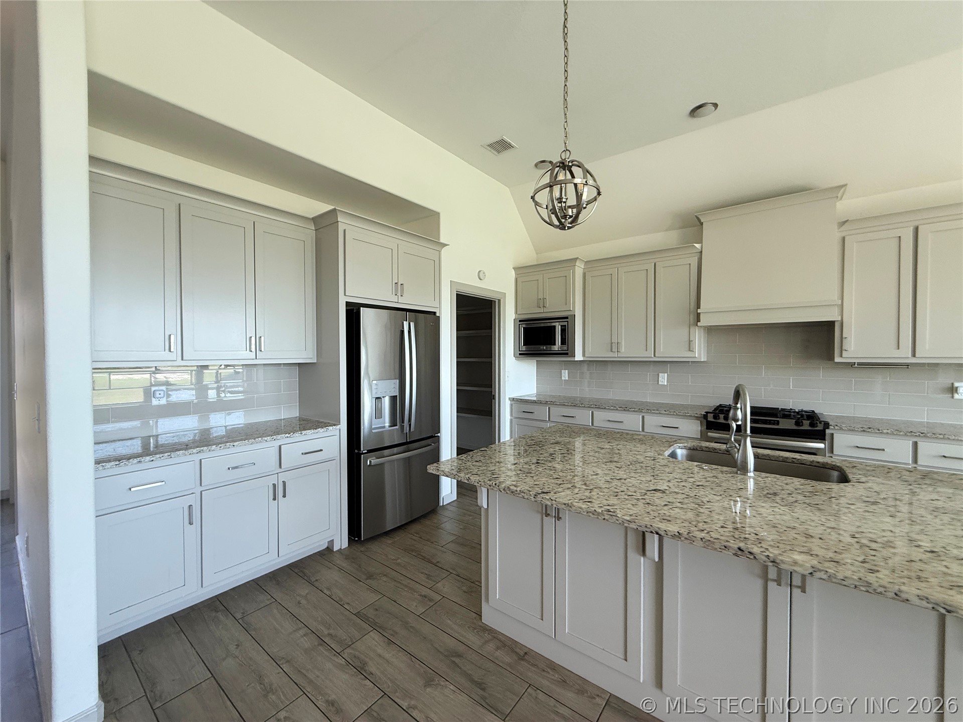 14412 S Toledo Avenue Property Photo 6