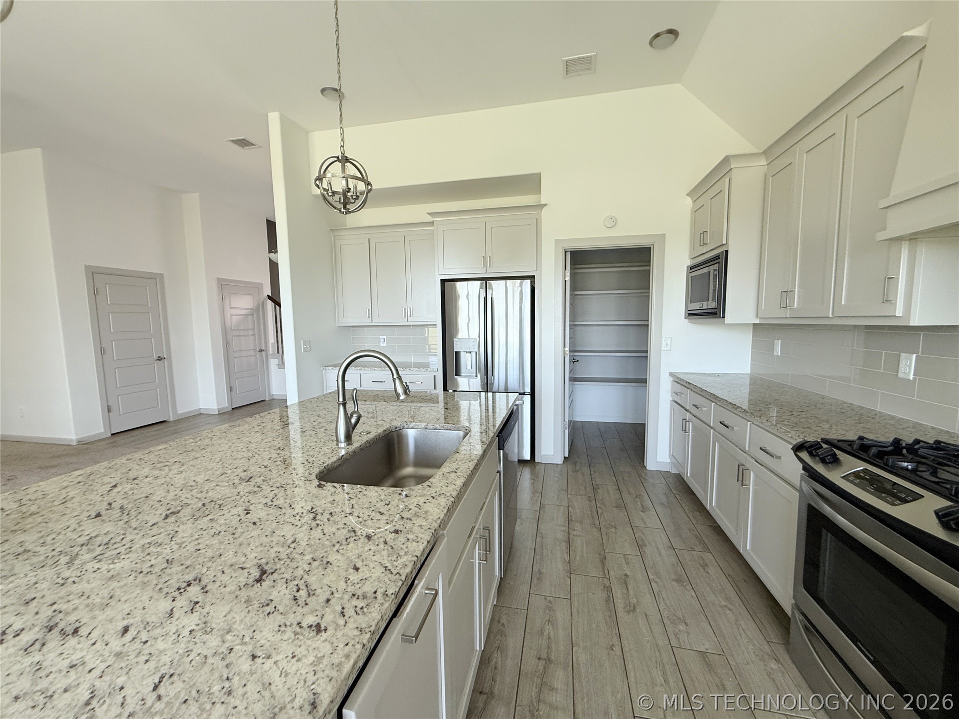 14412 S Toledo Avenue Property Photo 7