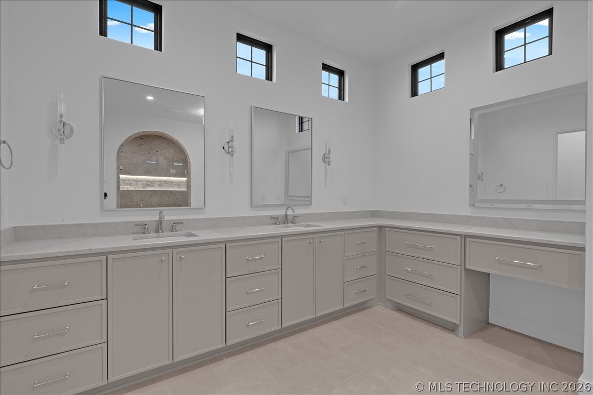 13828 S Date Street Property Photo 47