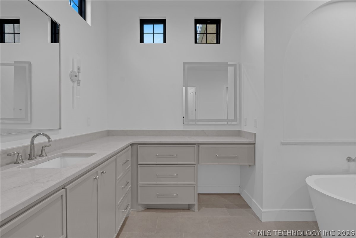 13828 S Date Street Property Photo 49