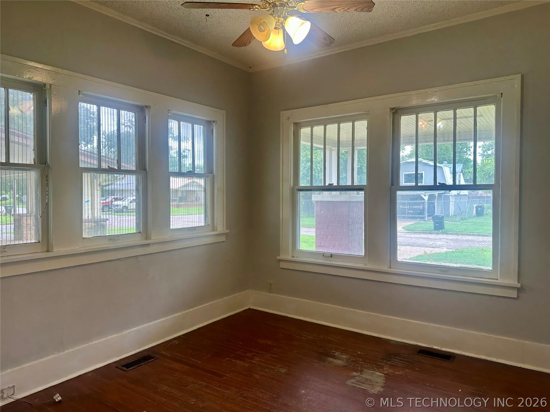 809 W Moore Street Property Photo 5