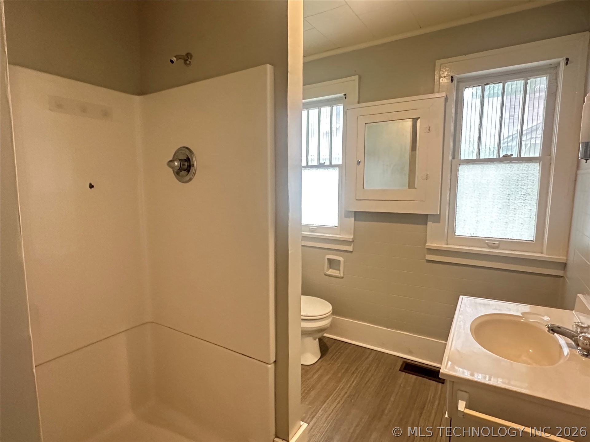 809 W Moore Street Property Photo 14