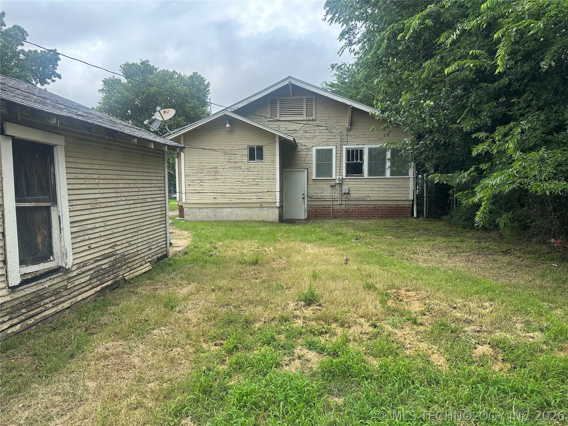 809 W Moore Street Property Photo 18
