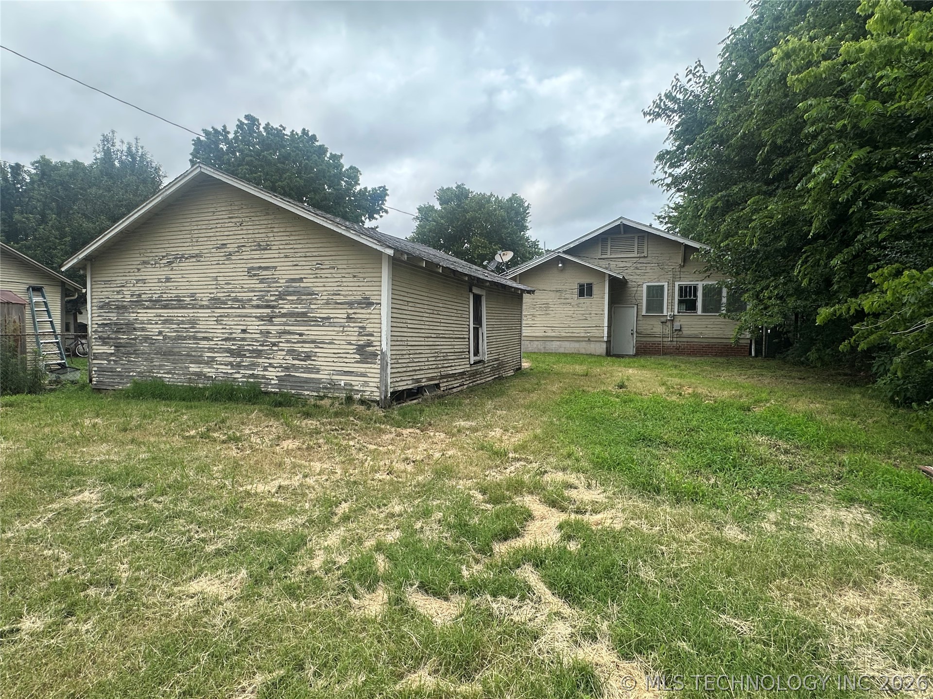 809 W Moore Street Property Photo 19