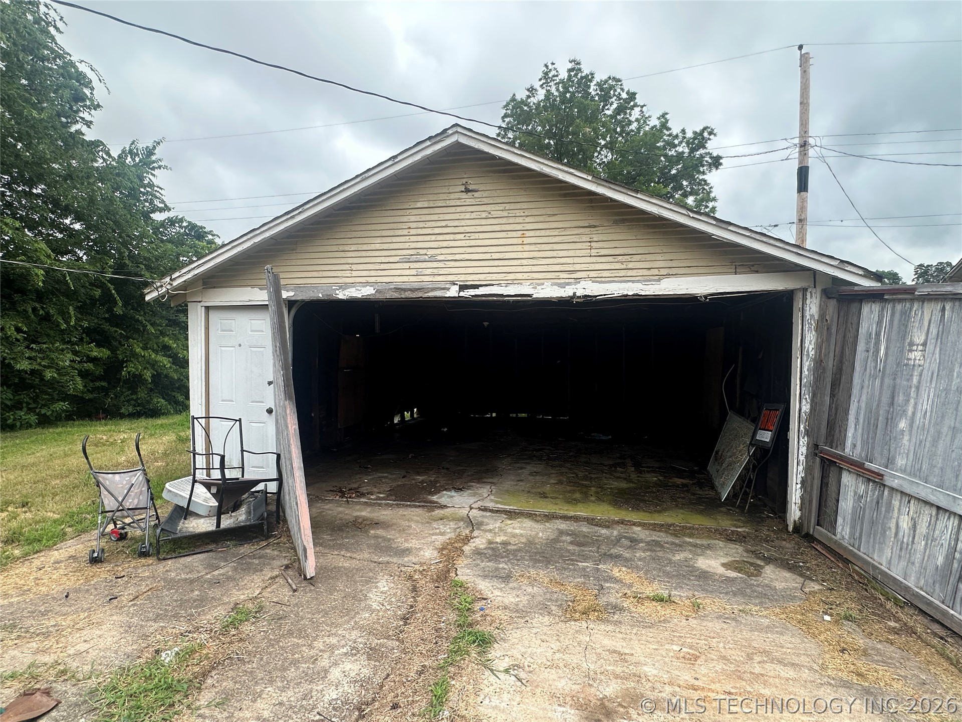 809 W Moore Street Property Photo 20