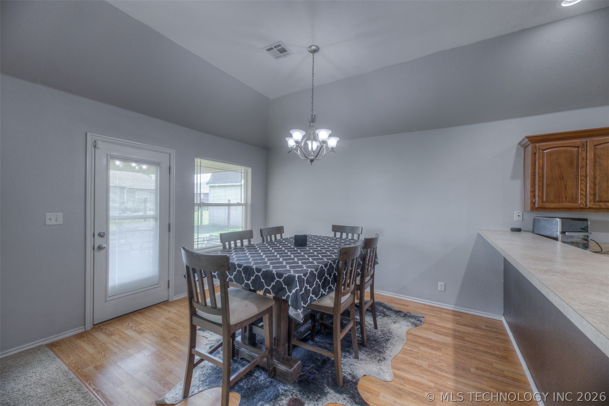 3318 E Fairmont Place Property Photo 11