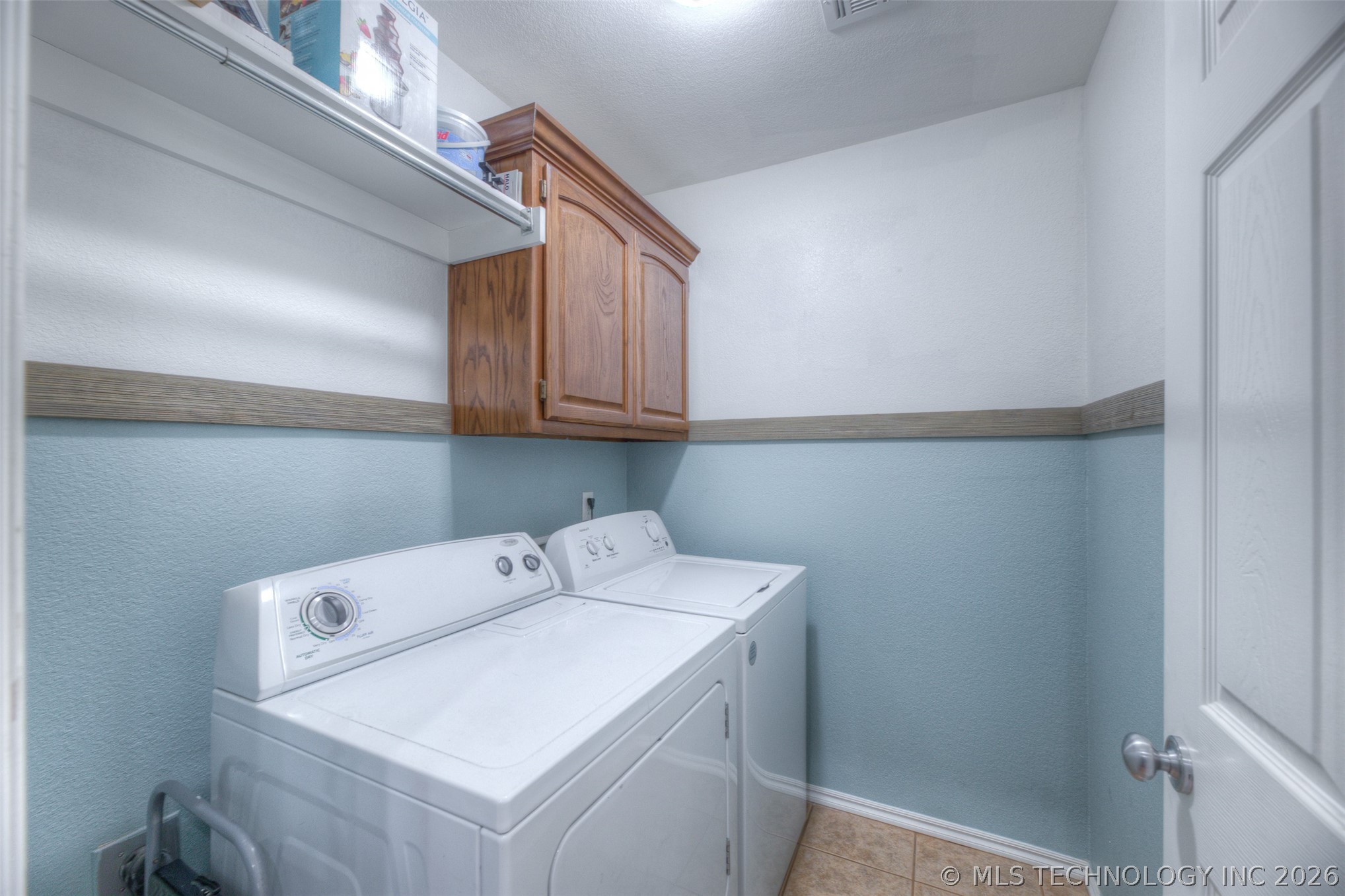 3318 E Fairmont Place Property Photo 14
