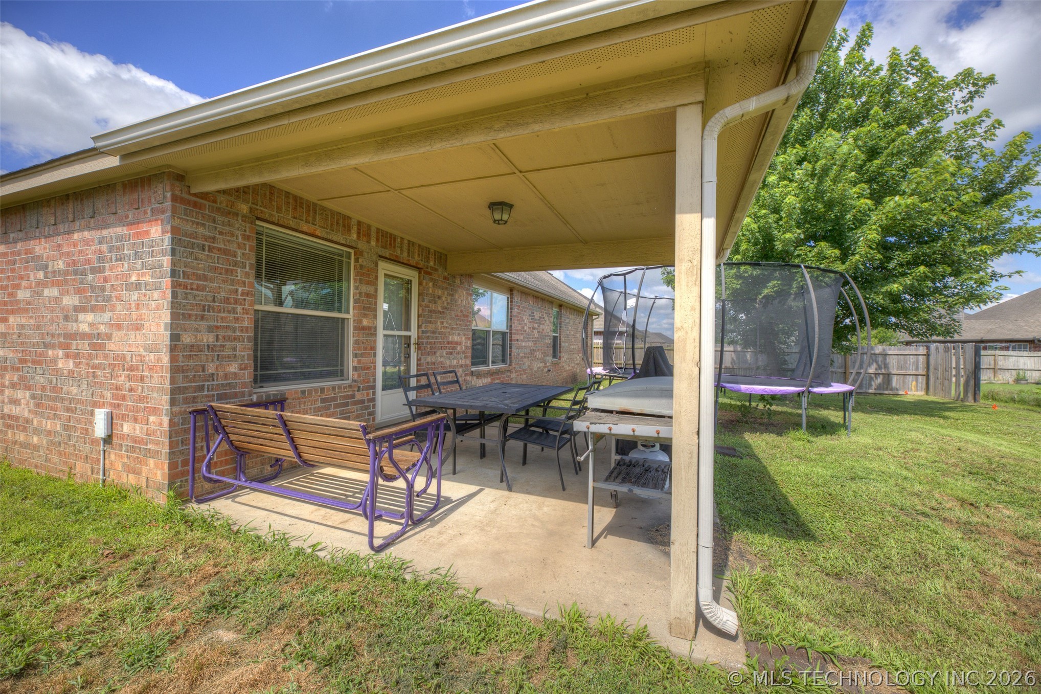 3318 E Fairmont Place Property Photo 26