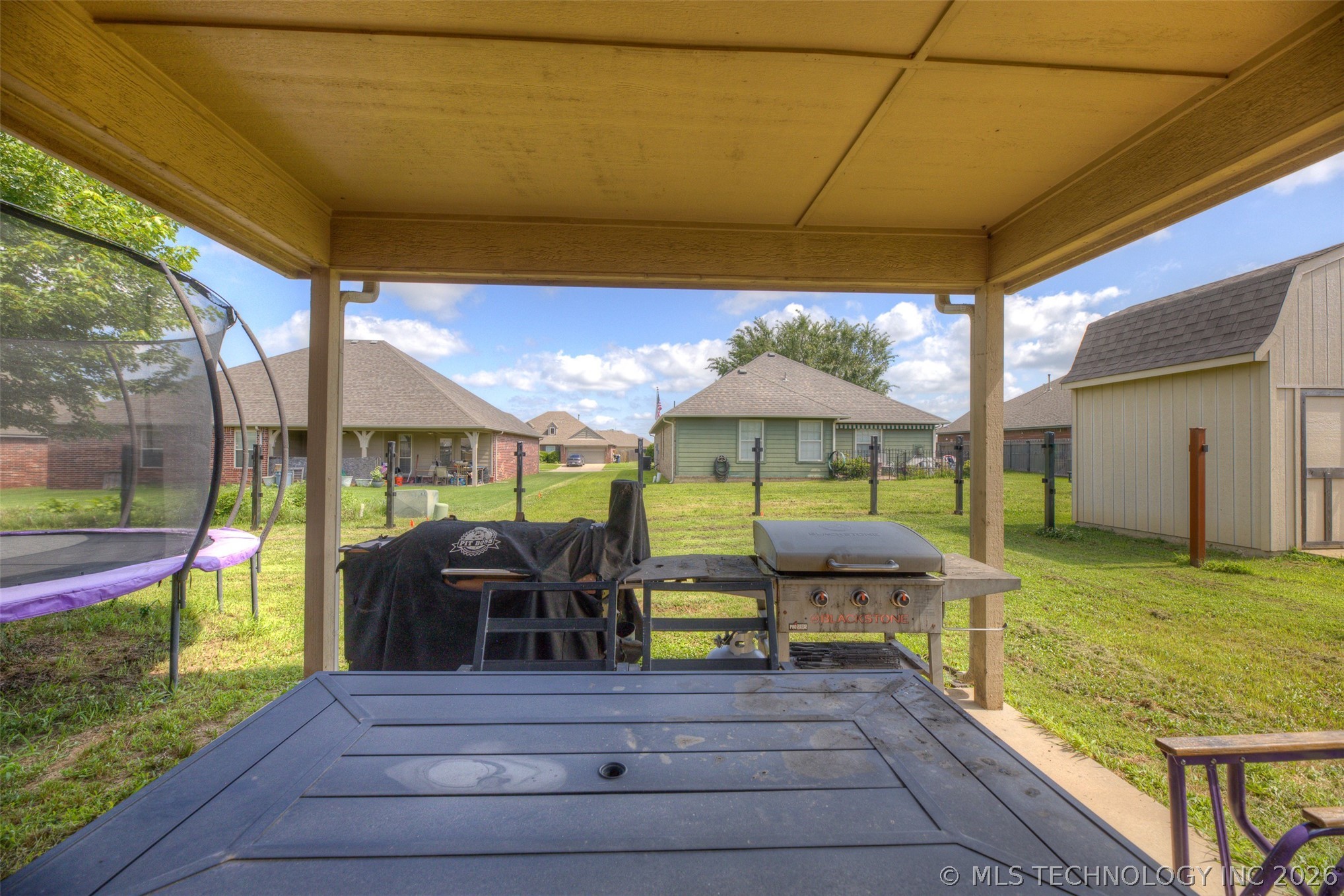 3318 E Fairmont Place Property Photo 27