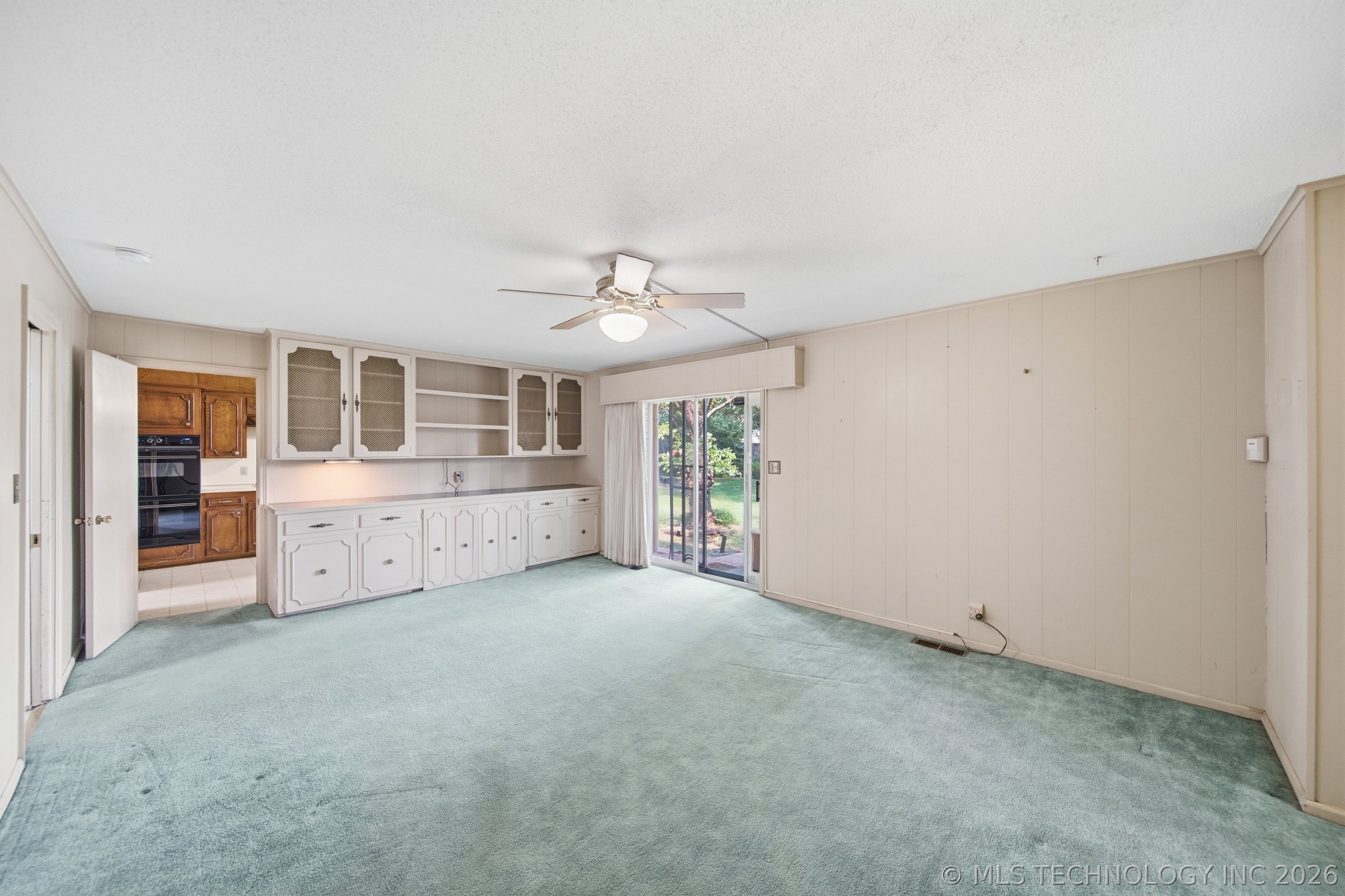 3747 S Canton Avenue Property Photo 5