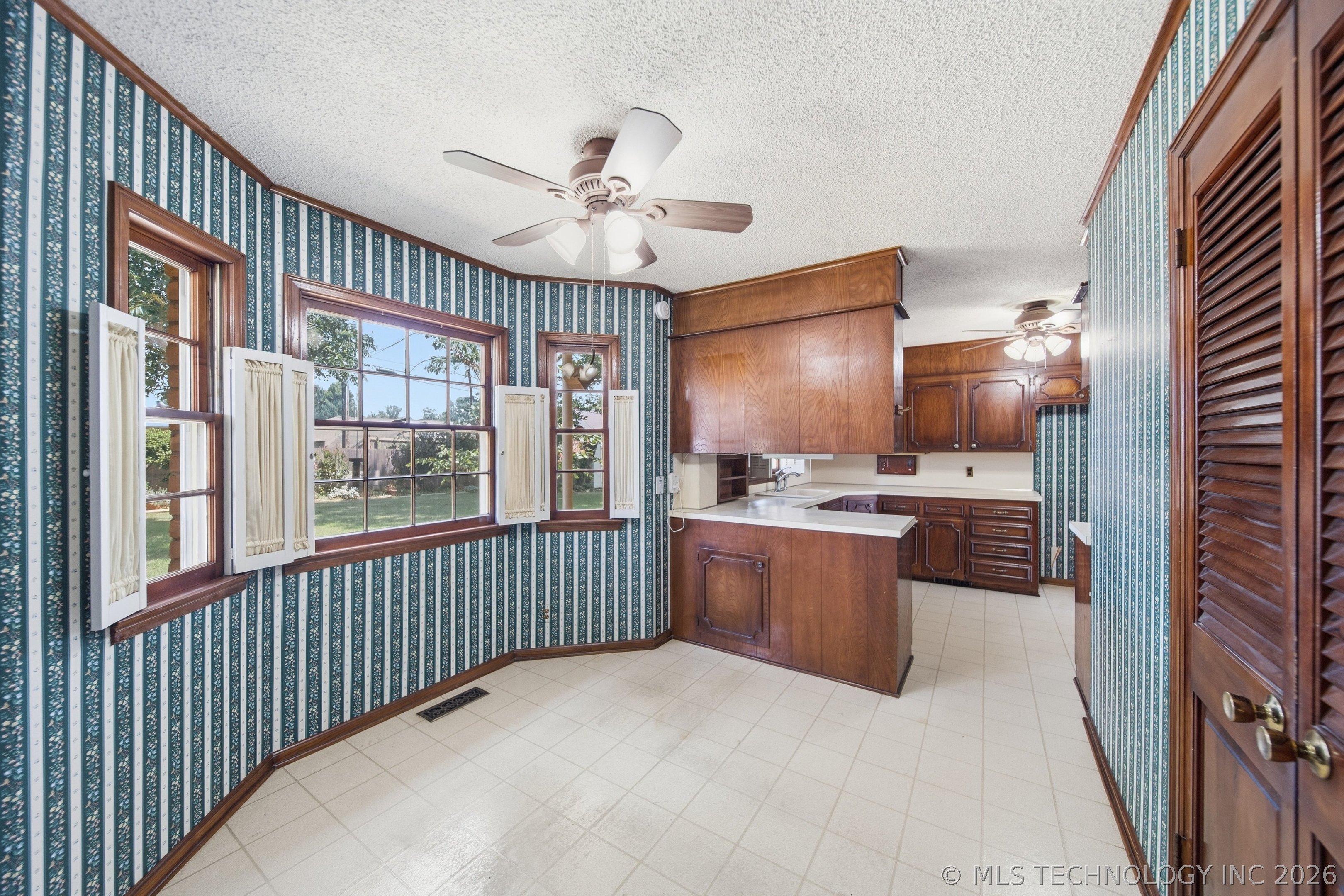 3747 S Canton Avenue Property Photo 10