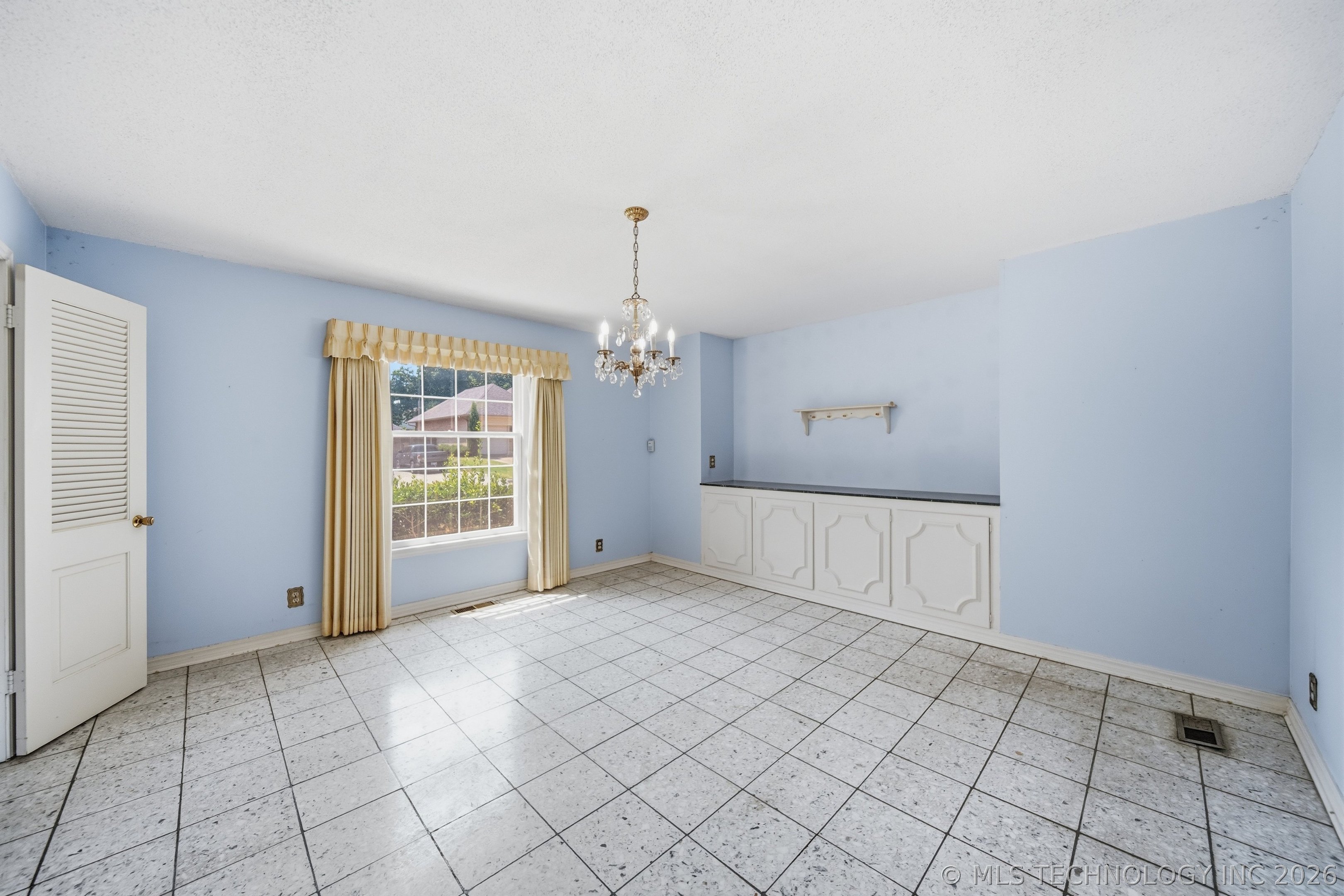 3747 S Canton Avenue Property Photo 12