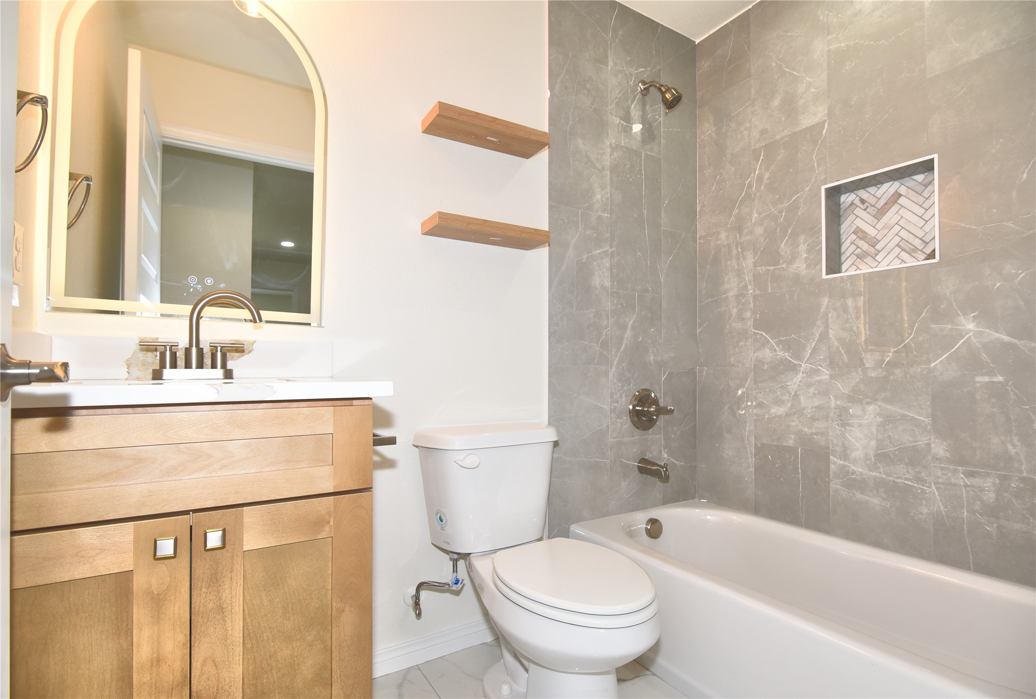 217 W 40th Place Property Photo 15