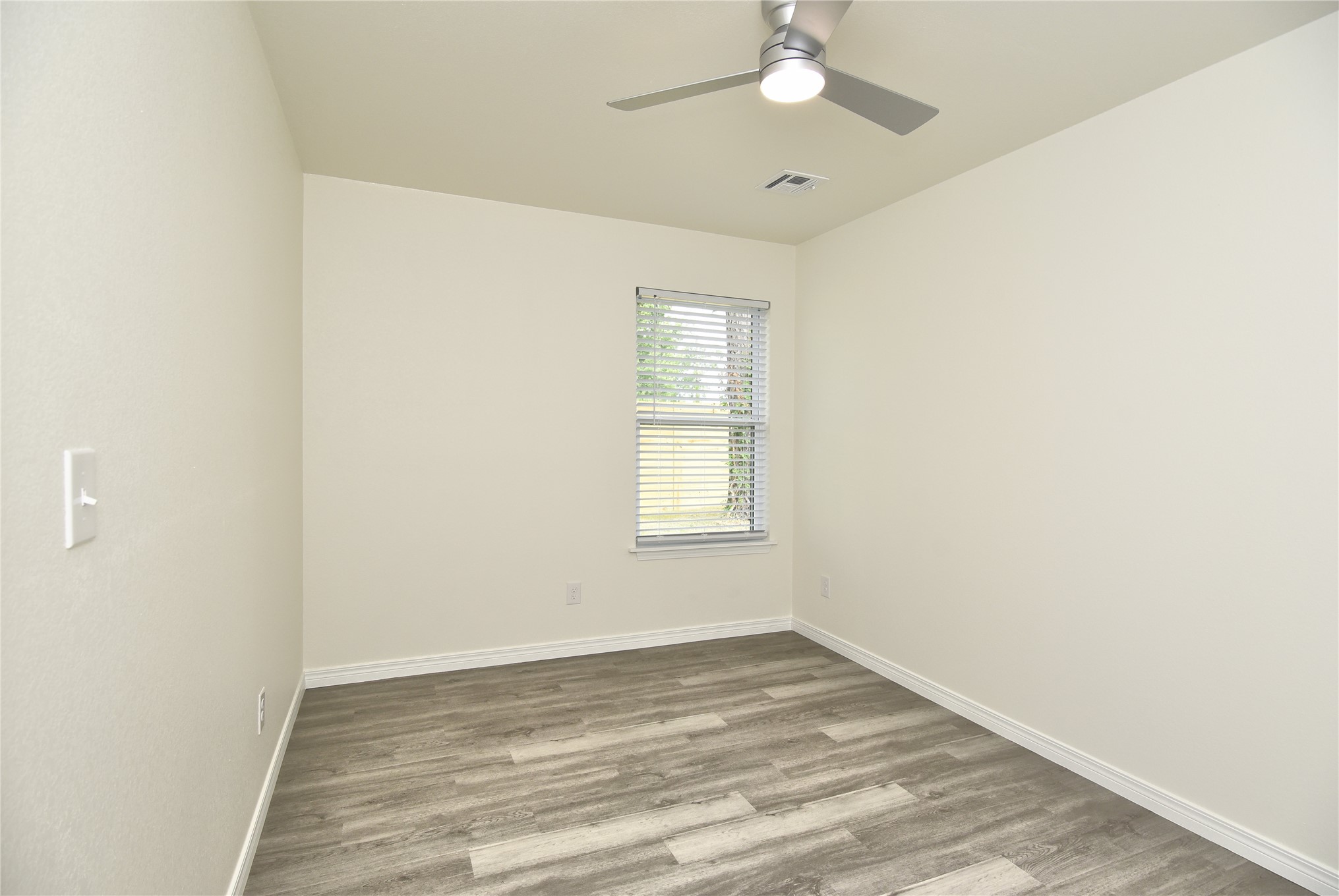 217 W 40th Place Property Photo 22