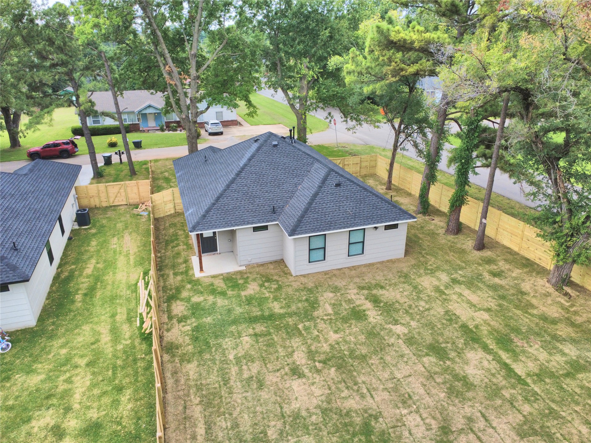 217 W 40th Place Property Photo 32