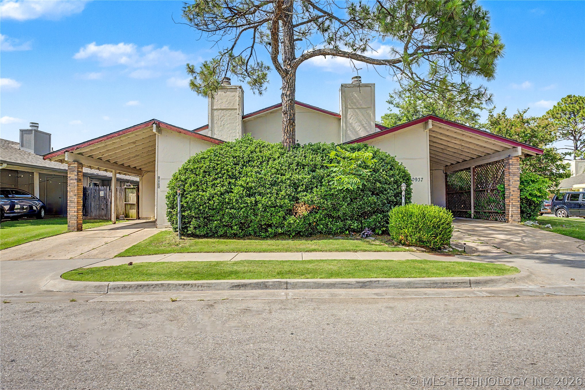 10933 E 16th Street Property Photo 1
