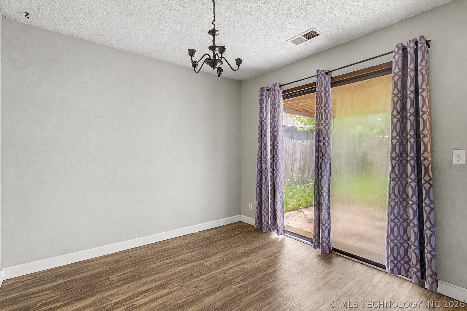 10933 E 16th Street Property Photo 5