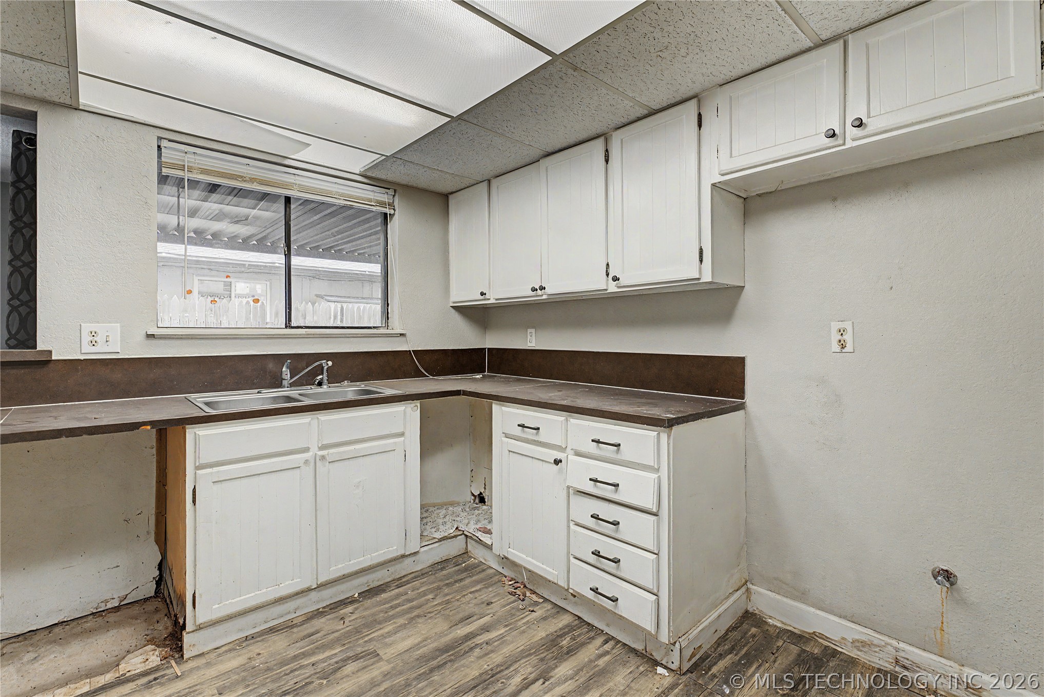 10933 E 16th Street Property Photo 8