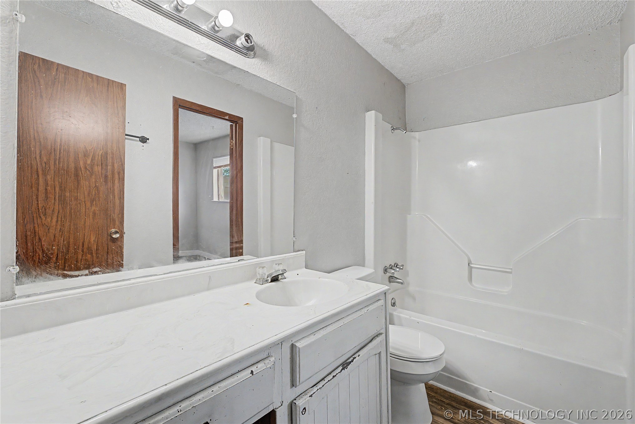 10933 E 16th Street Property Photo 12