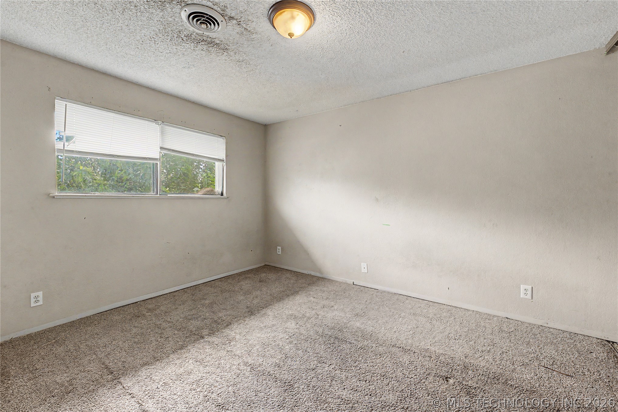10933 E 16th Street Property Photo 13