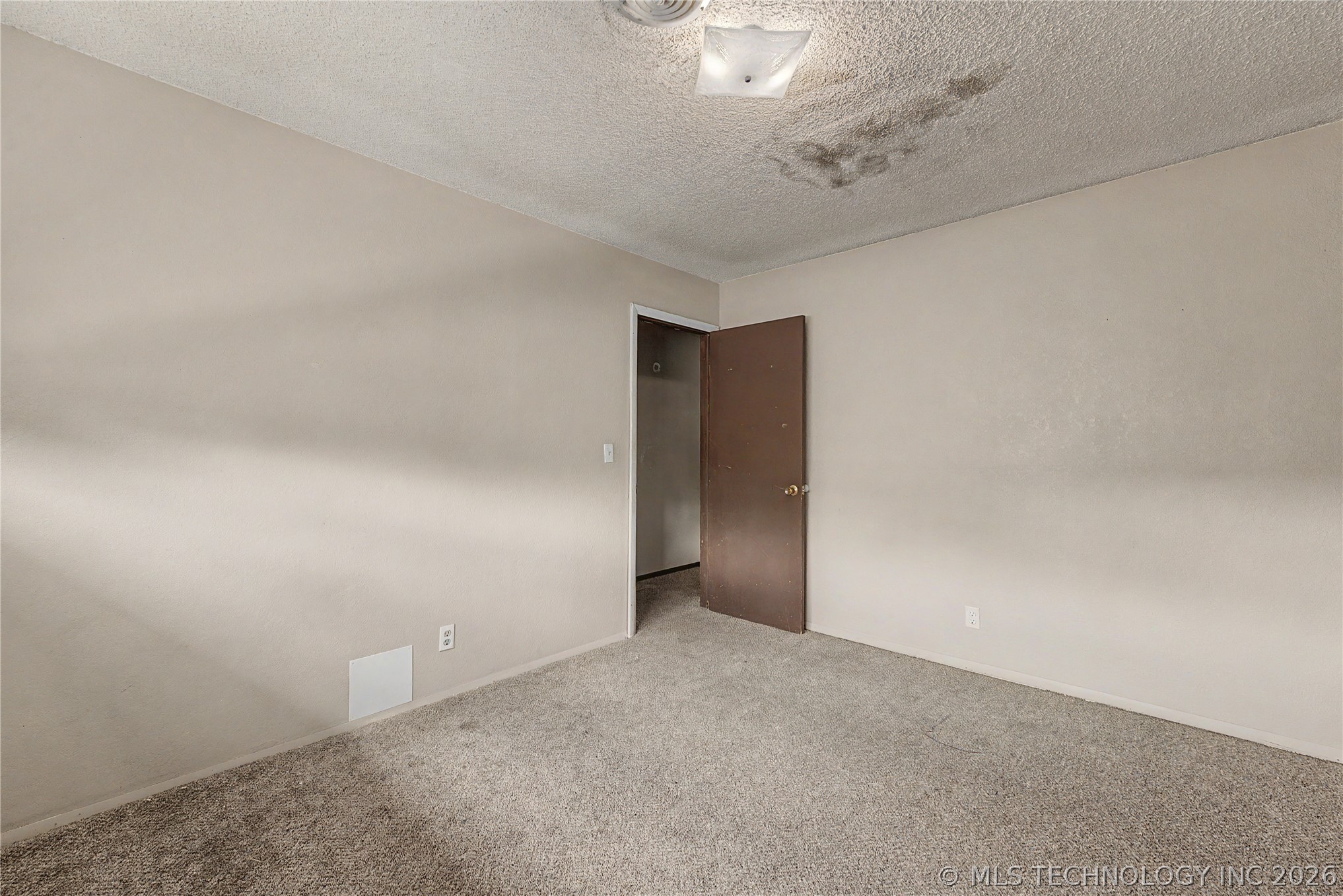 10933 E 16th Street Property Photo 17