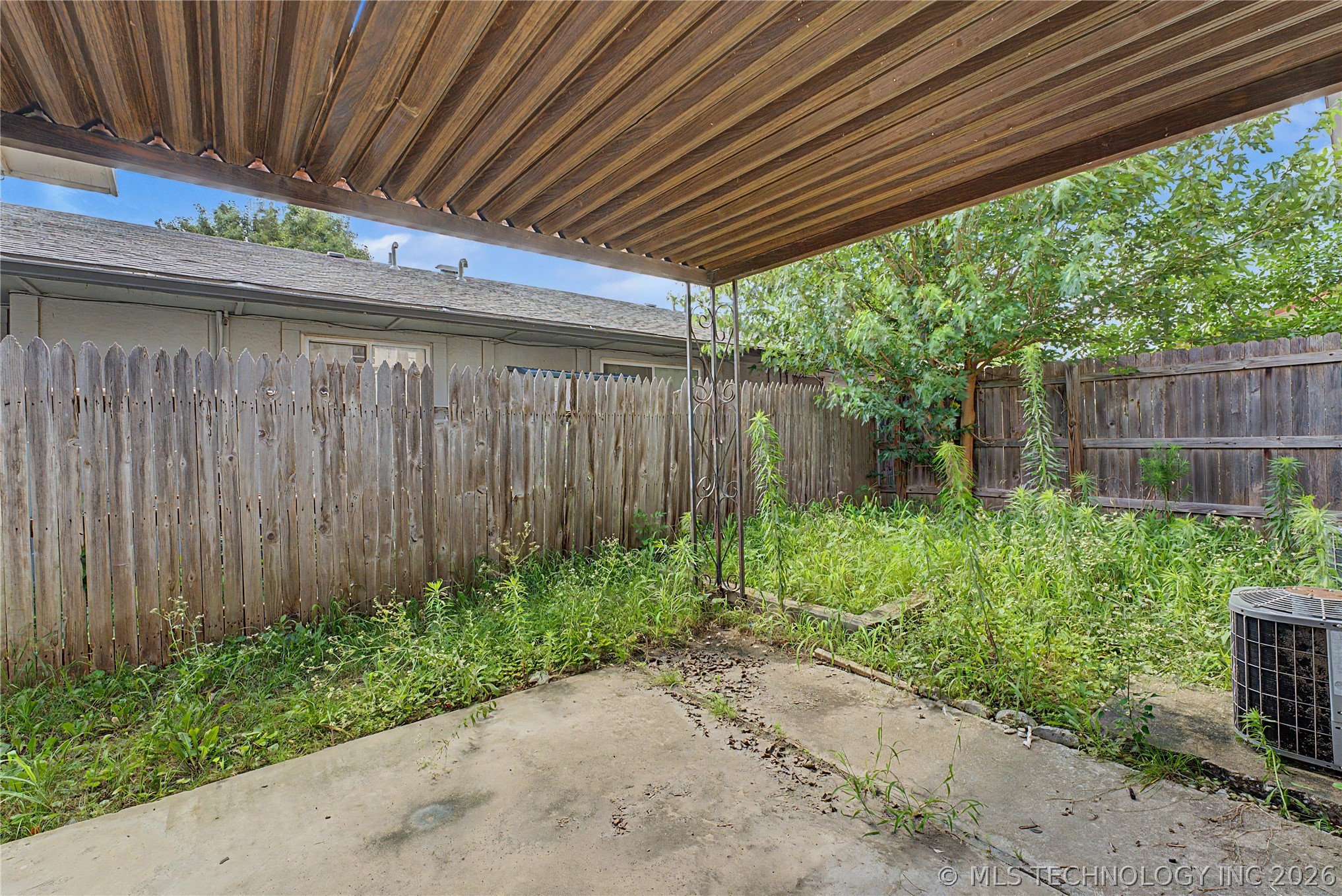 10933 E 16th Street Property Photo 18