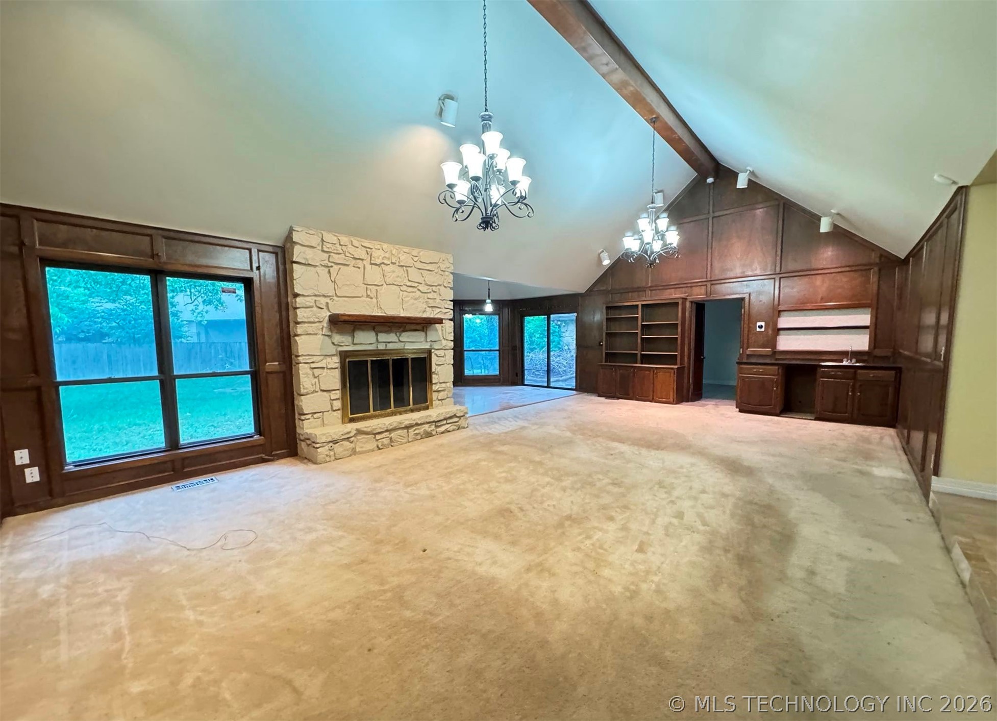3927 E 79th Street Property Photo 4