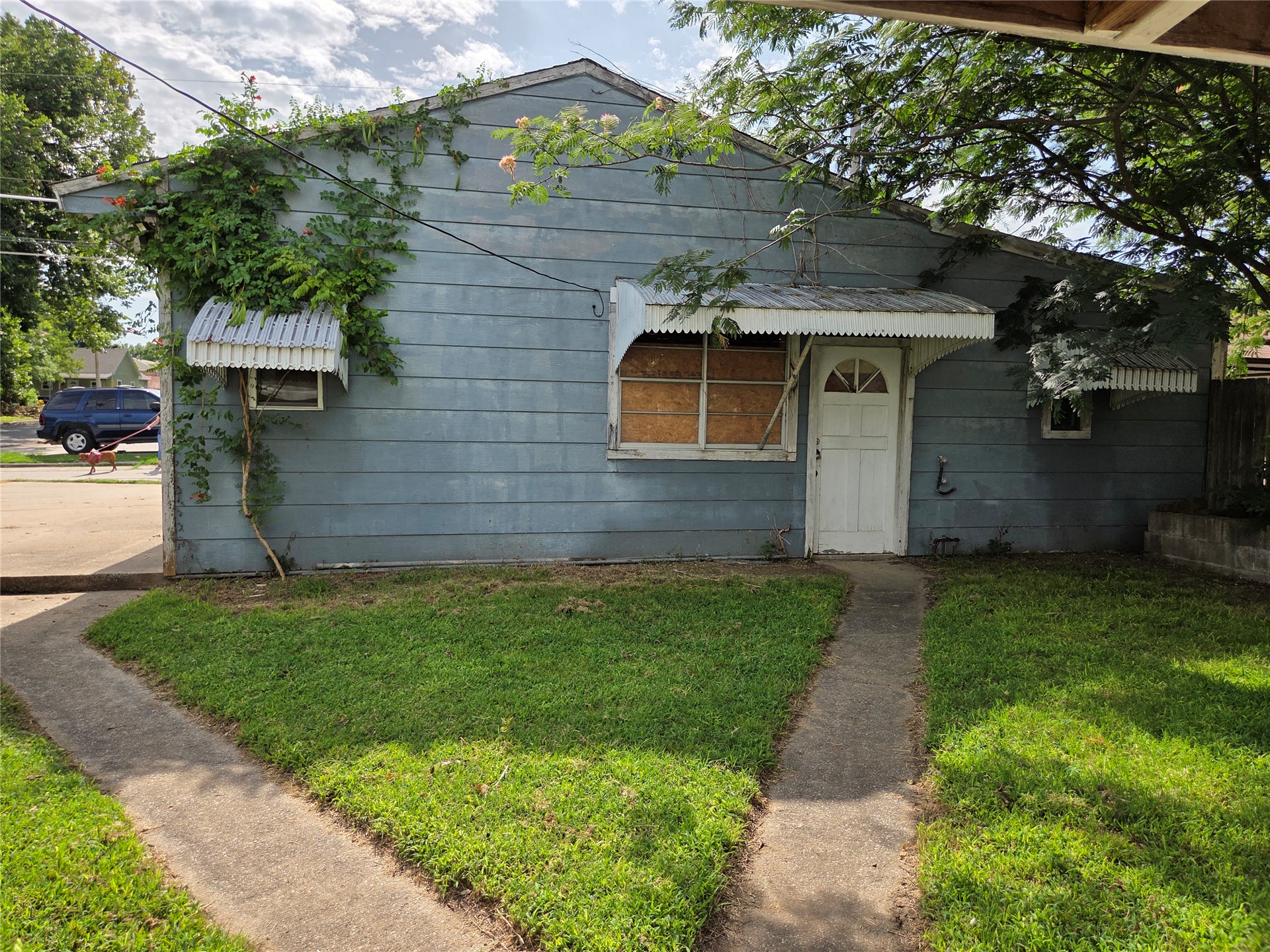427 S Seneca Avenue Property Photo 7