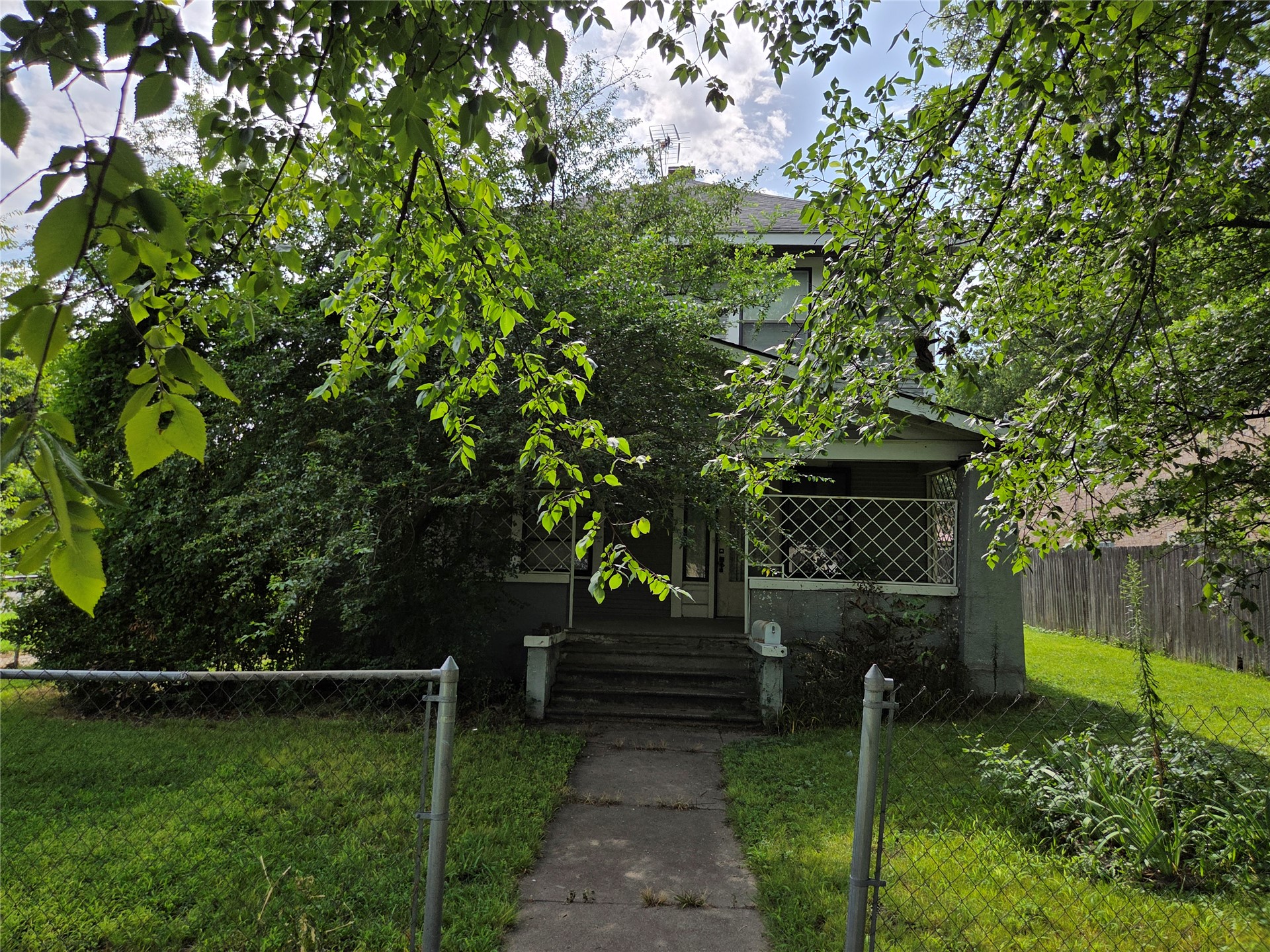427 S Seneca Avenue Property Photo 10