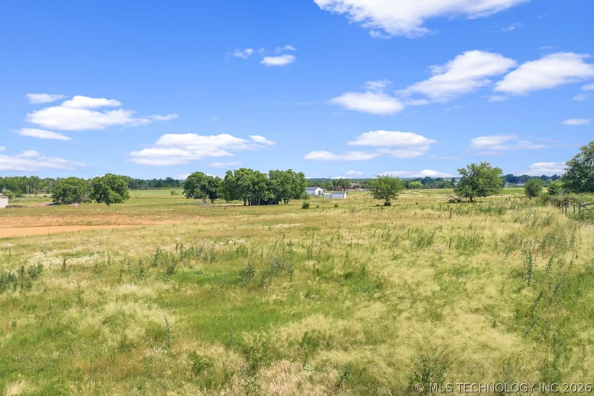 Lindale Property Photo 1