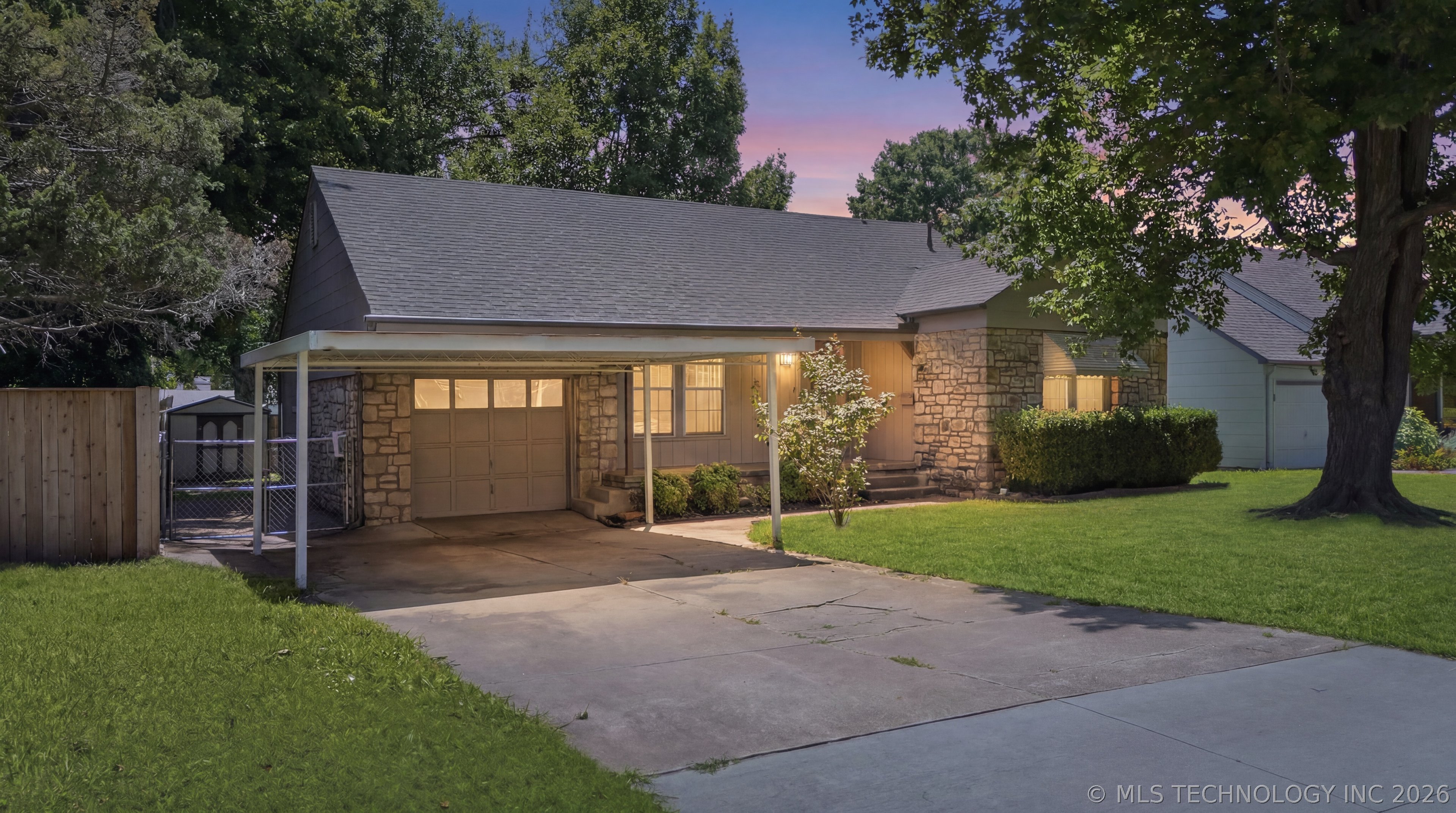 1213 S Vandalia Avenue Property Photo 1