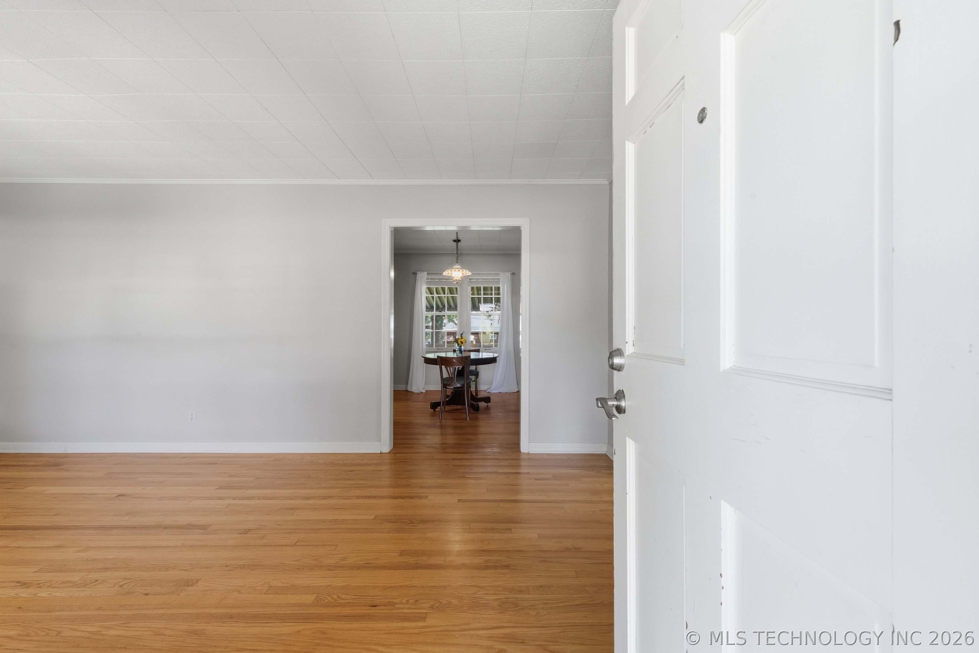 1213 S Vandalia Avenue Property Photo 6