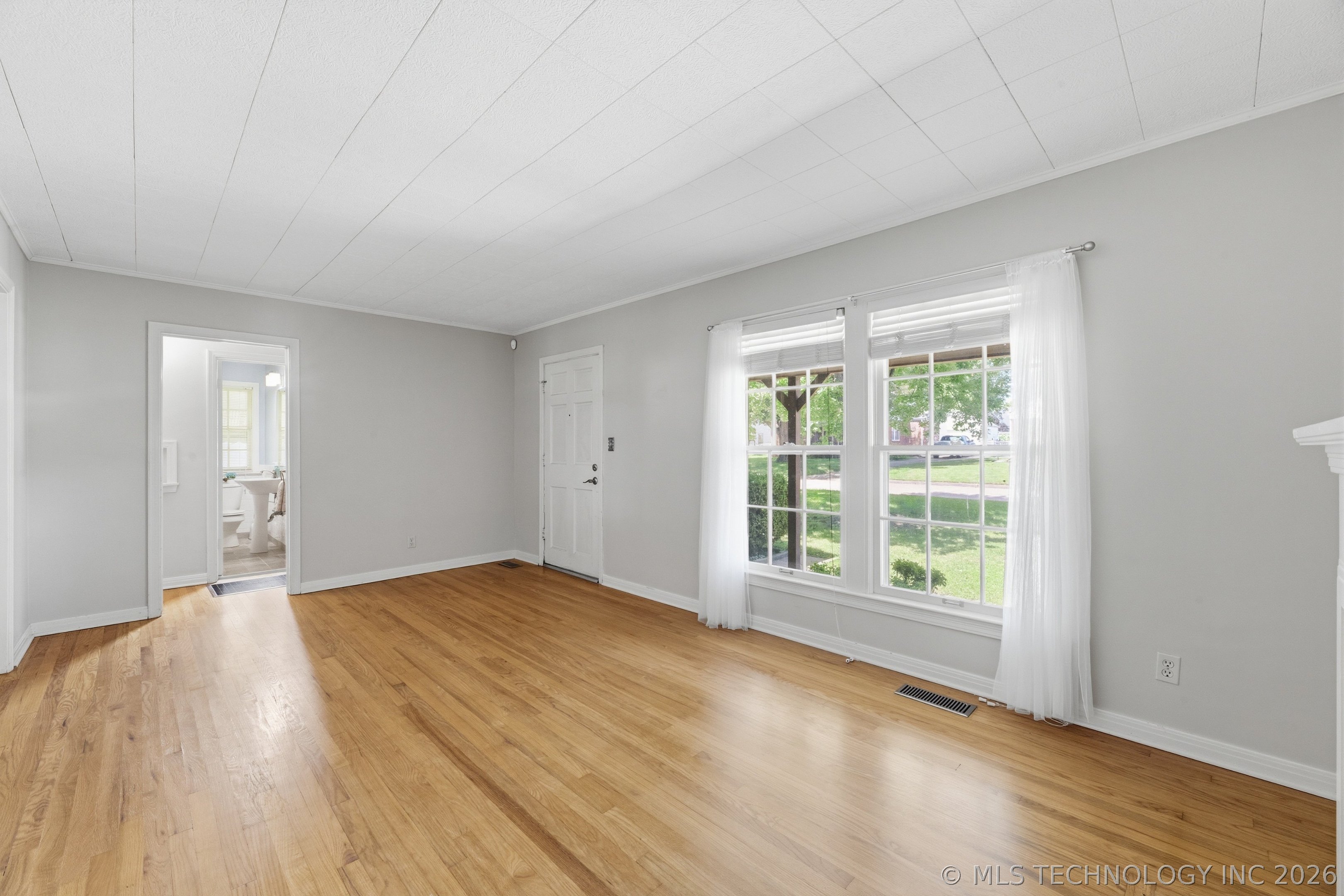 1213 S Vandalia Avenue Property Photo 8