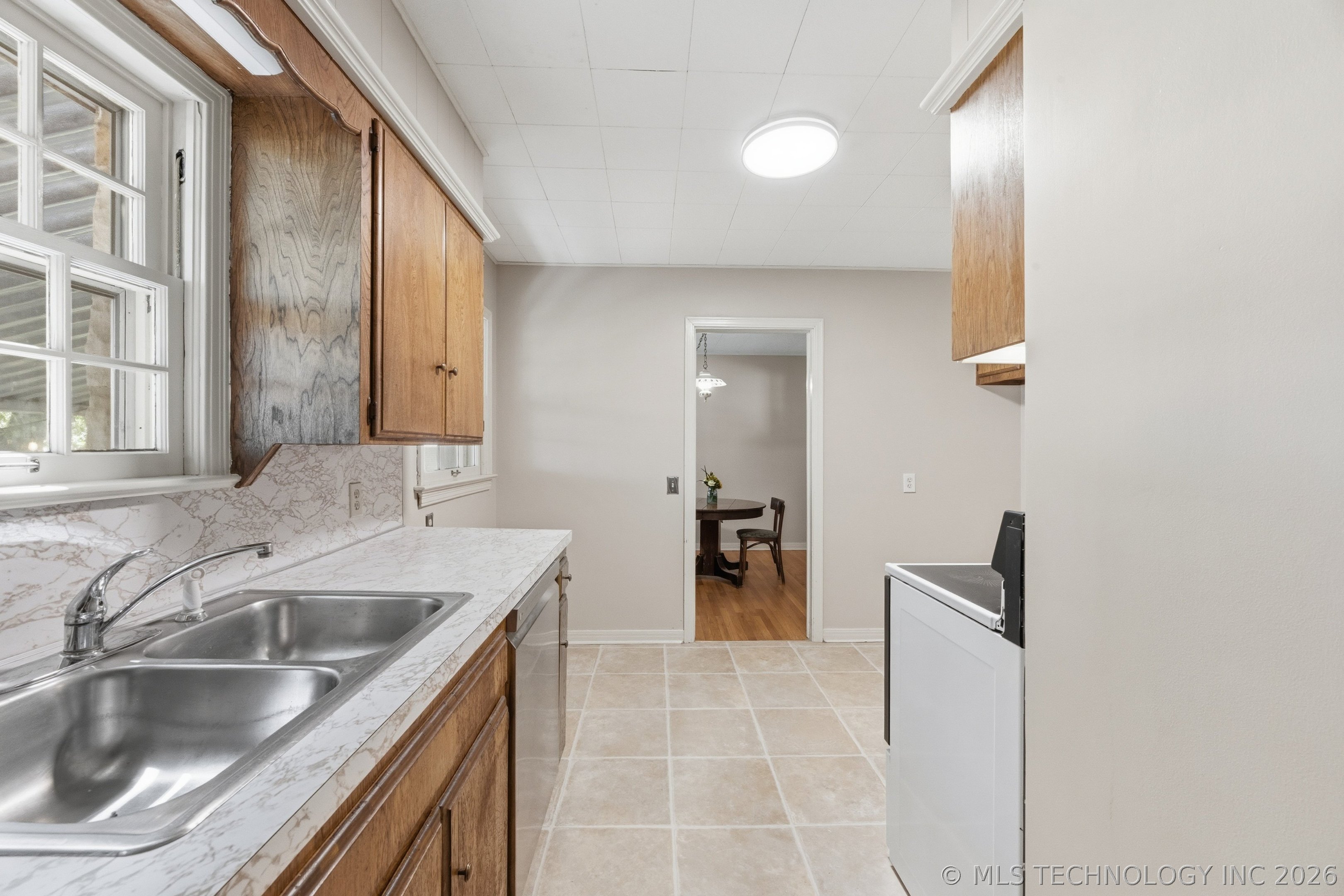 1213 S Vandalia Avenue Property Photo 15