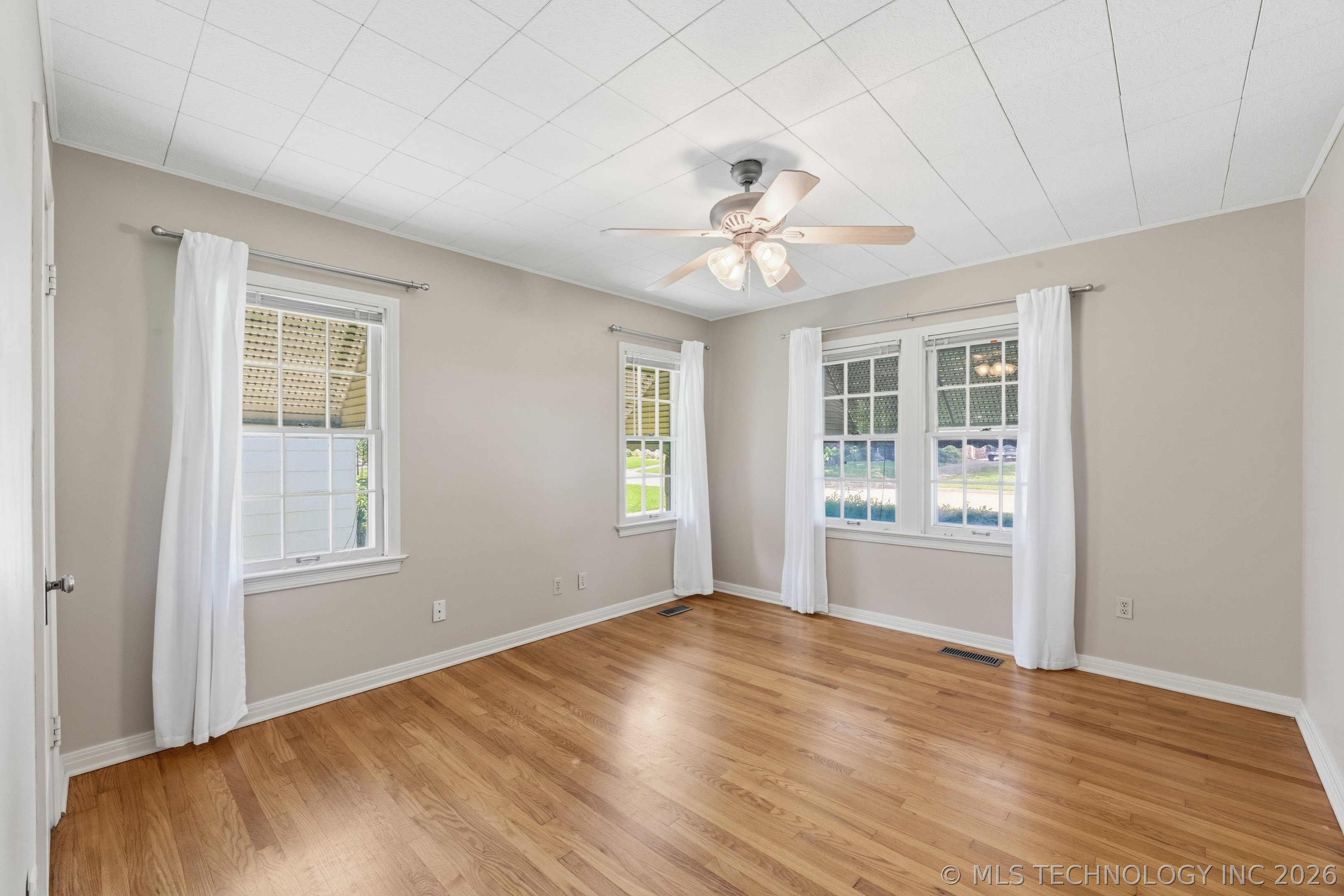 1213 S Vandalia Avenue Property Photo 19