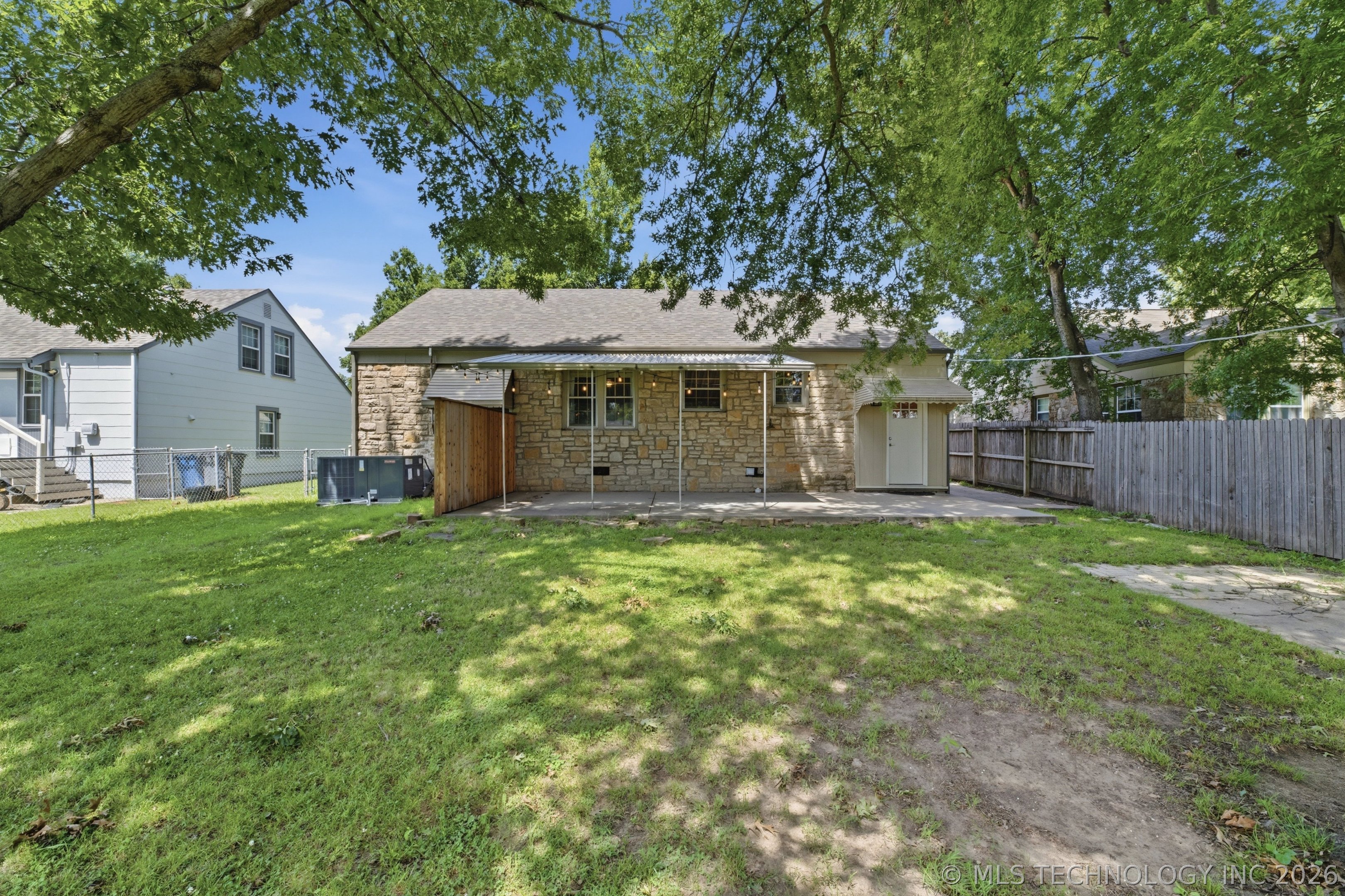 1213 S Vandalia Avenue Property Photo 32
