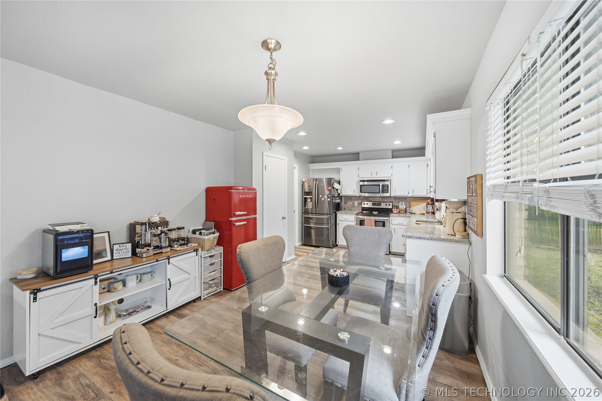 112 N Chestnut Avenue Property Photo 8