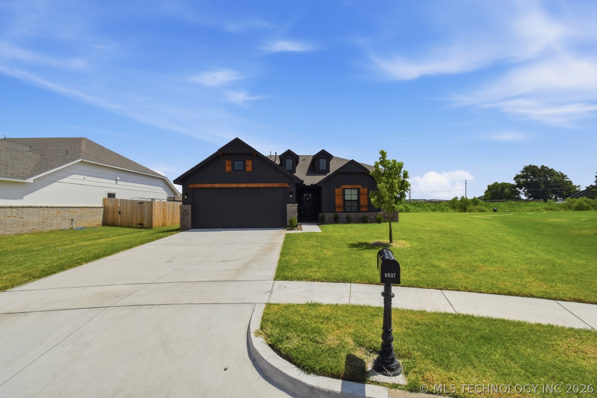 9537 E 131st Place S Property Photo 3