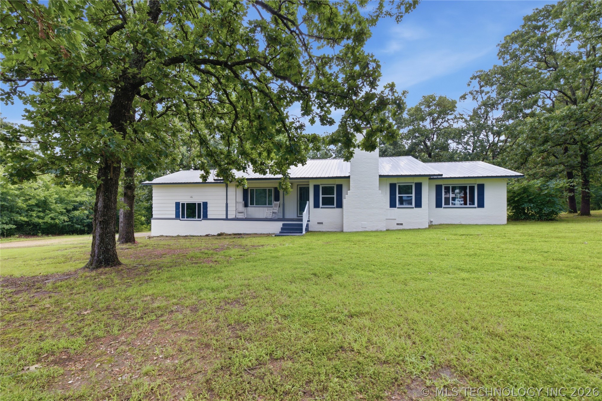 1575 E 565 Road Property Photo 1