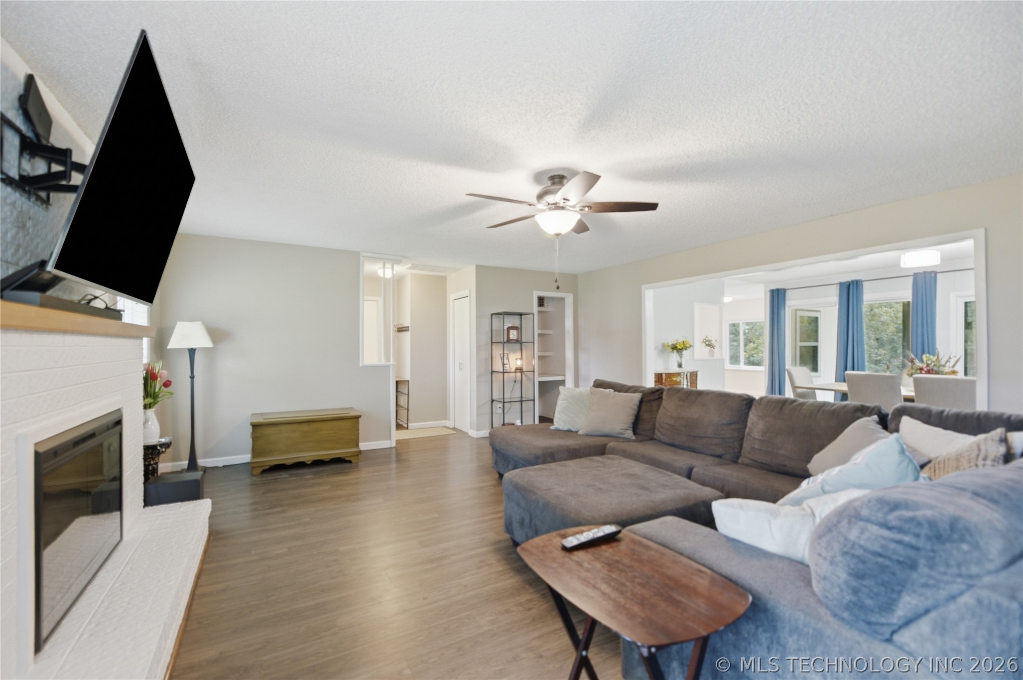 1575 E 565 Road Property Photo 7