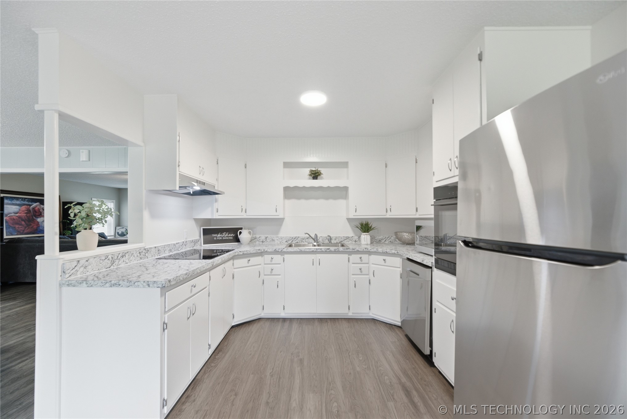 1575 E 565 Road Property Photo 8