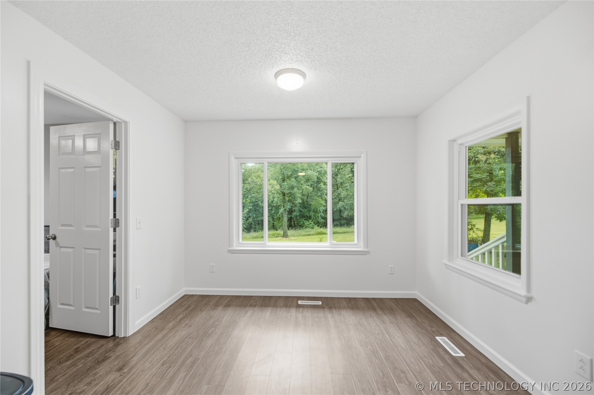 1575 E 565 Road Property Photo 11