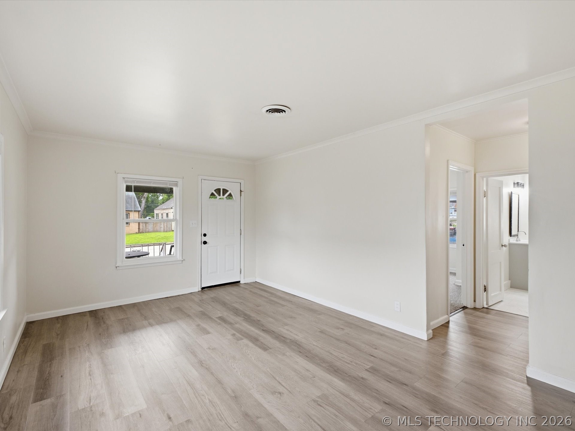 545 E Young Street Property Photo 7